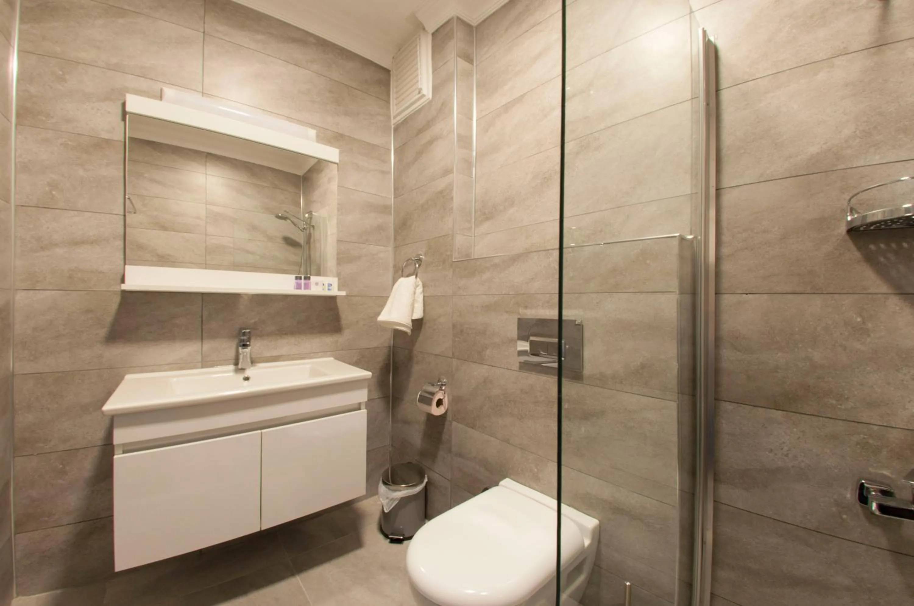 Shower in Room Room Motel