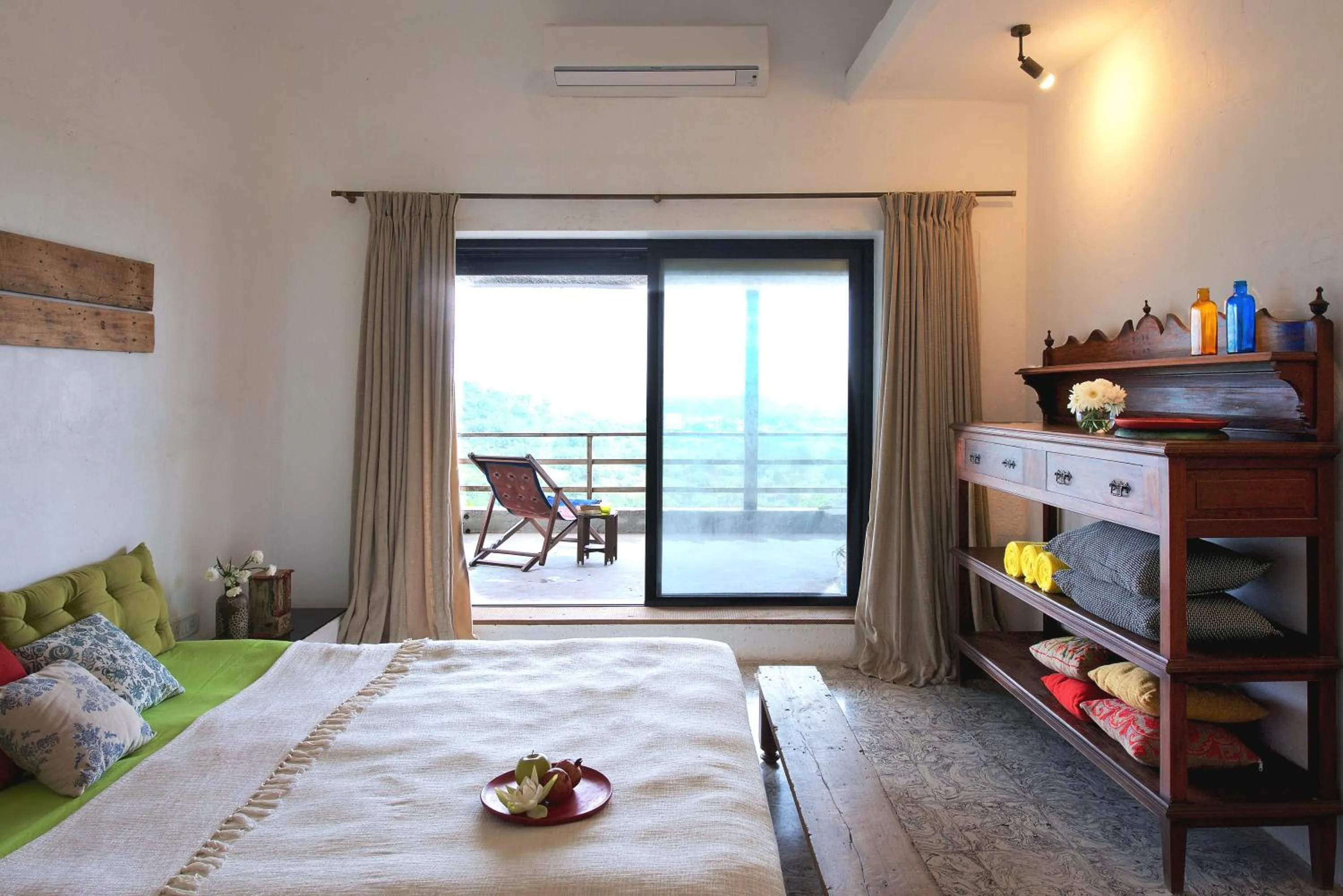 Bedroom, Bed in Bungalow 89 by StayVista - A hill-view villa adorned with eclectic interiors for a truly unique & captivating stay