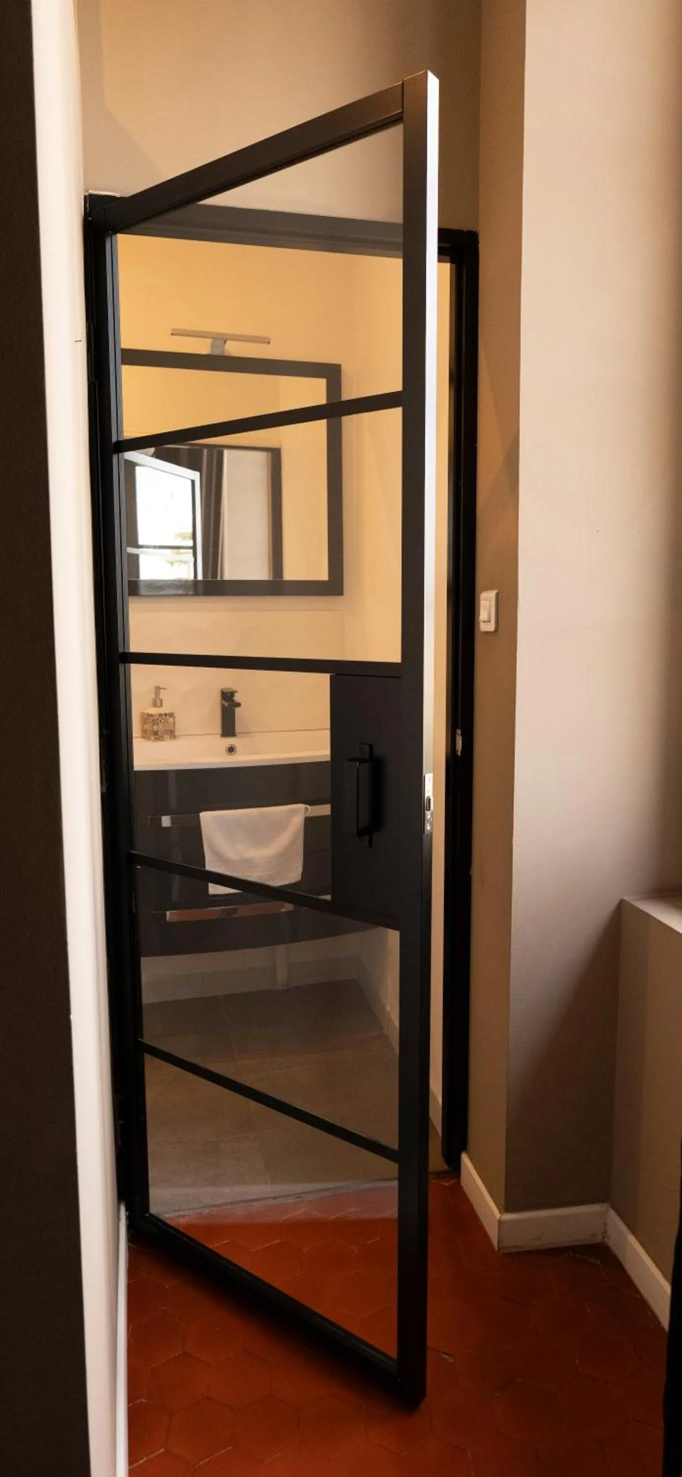 Bathroom, Bed in Effets Personnels