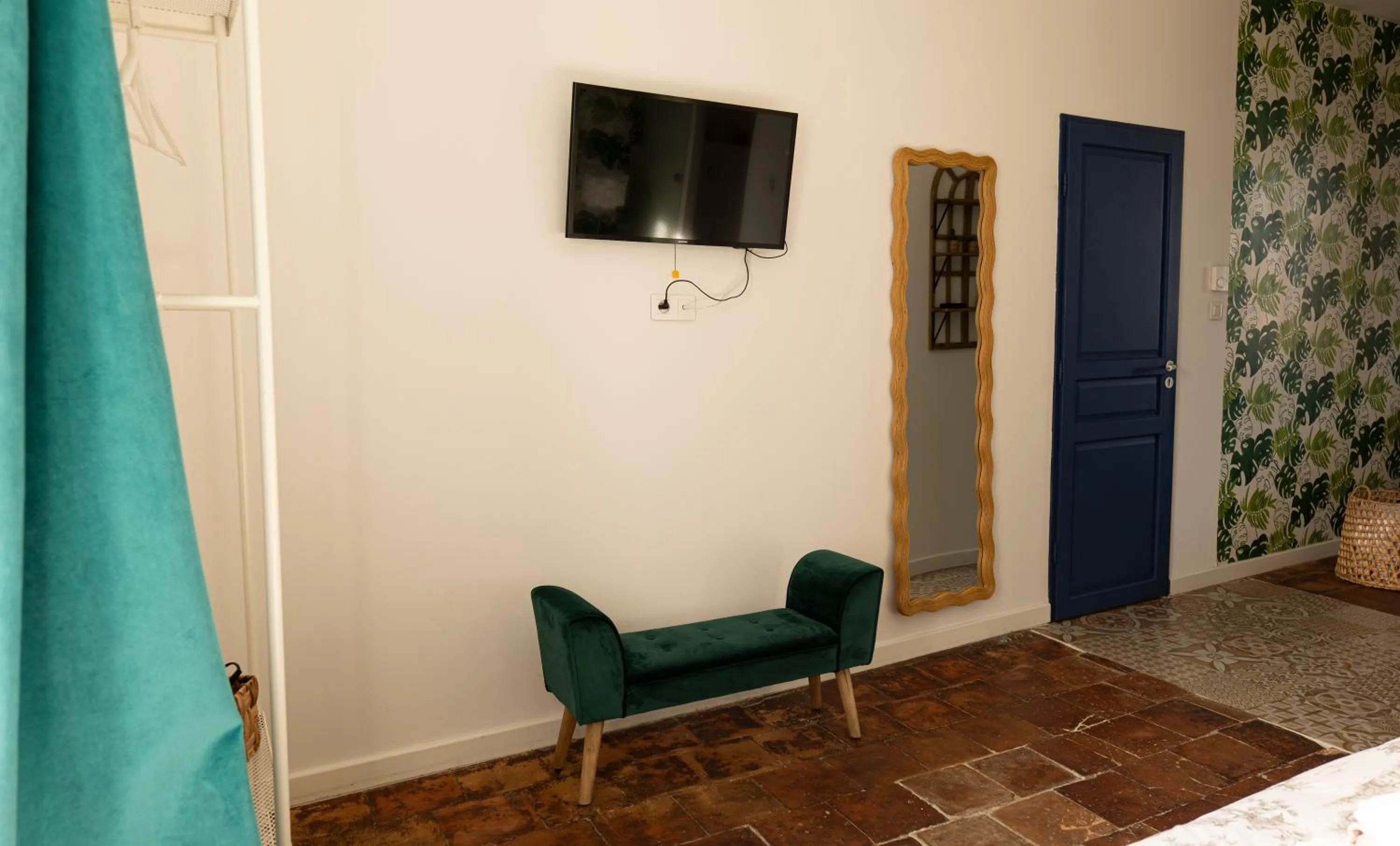 TV and multimedia, Bed in Effets Personnels