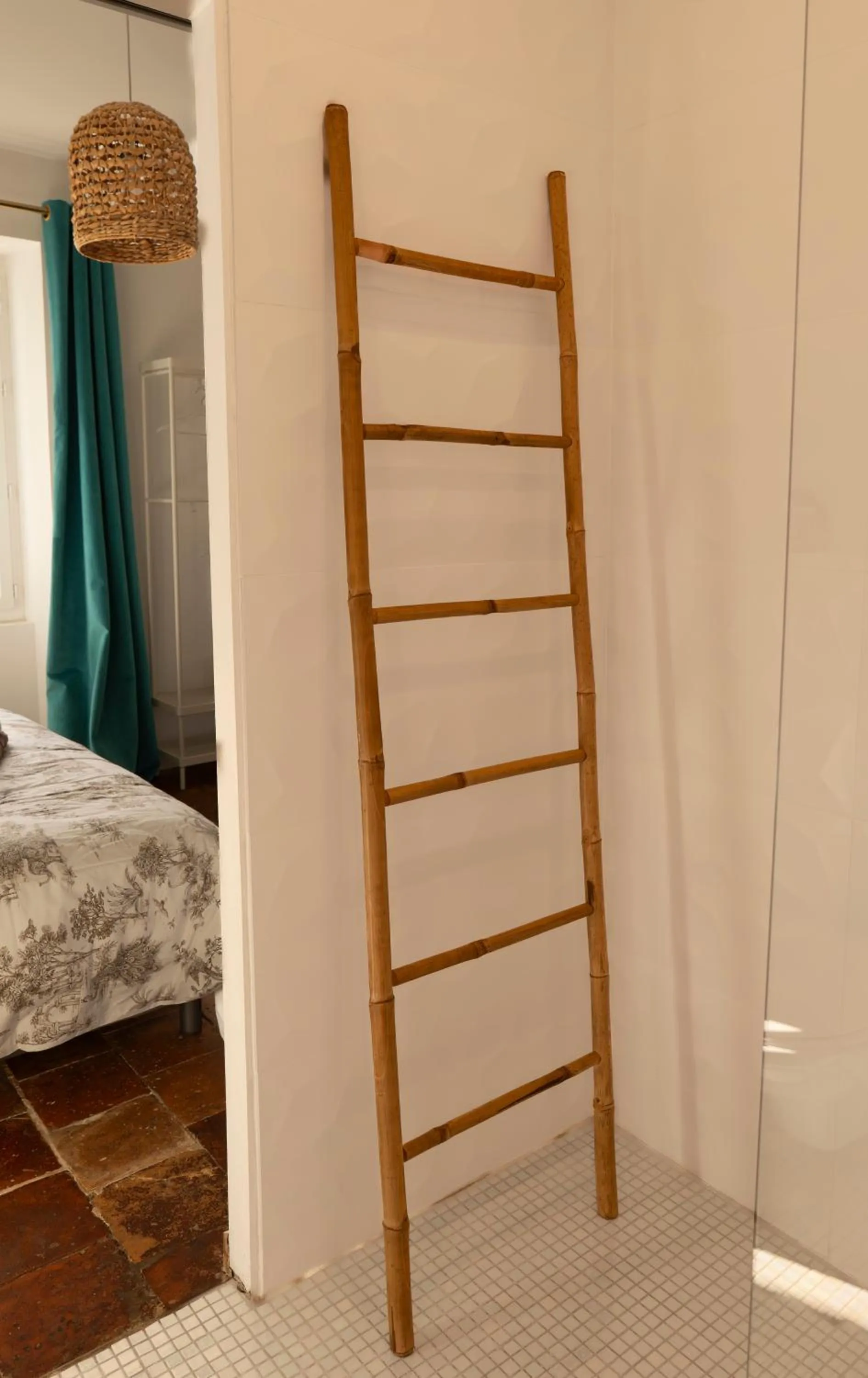 Bathroom, Bed in Effets Personnels