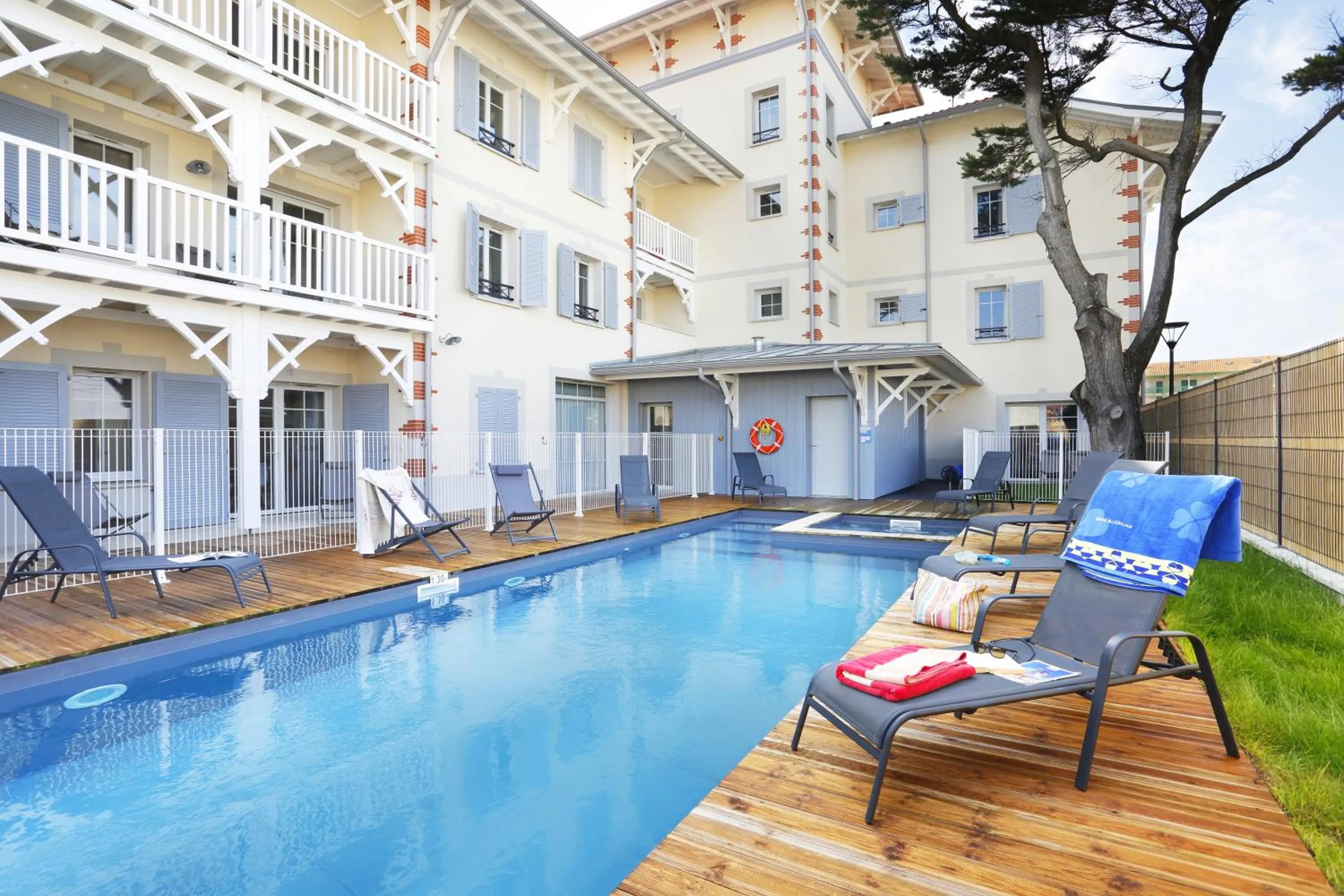 Facade/entrance in Résidence Néméa Le Marché de la Plage