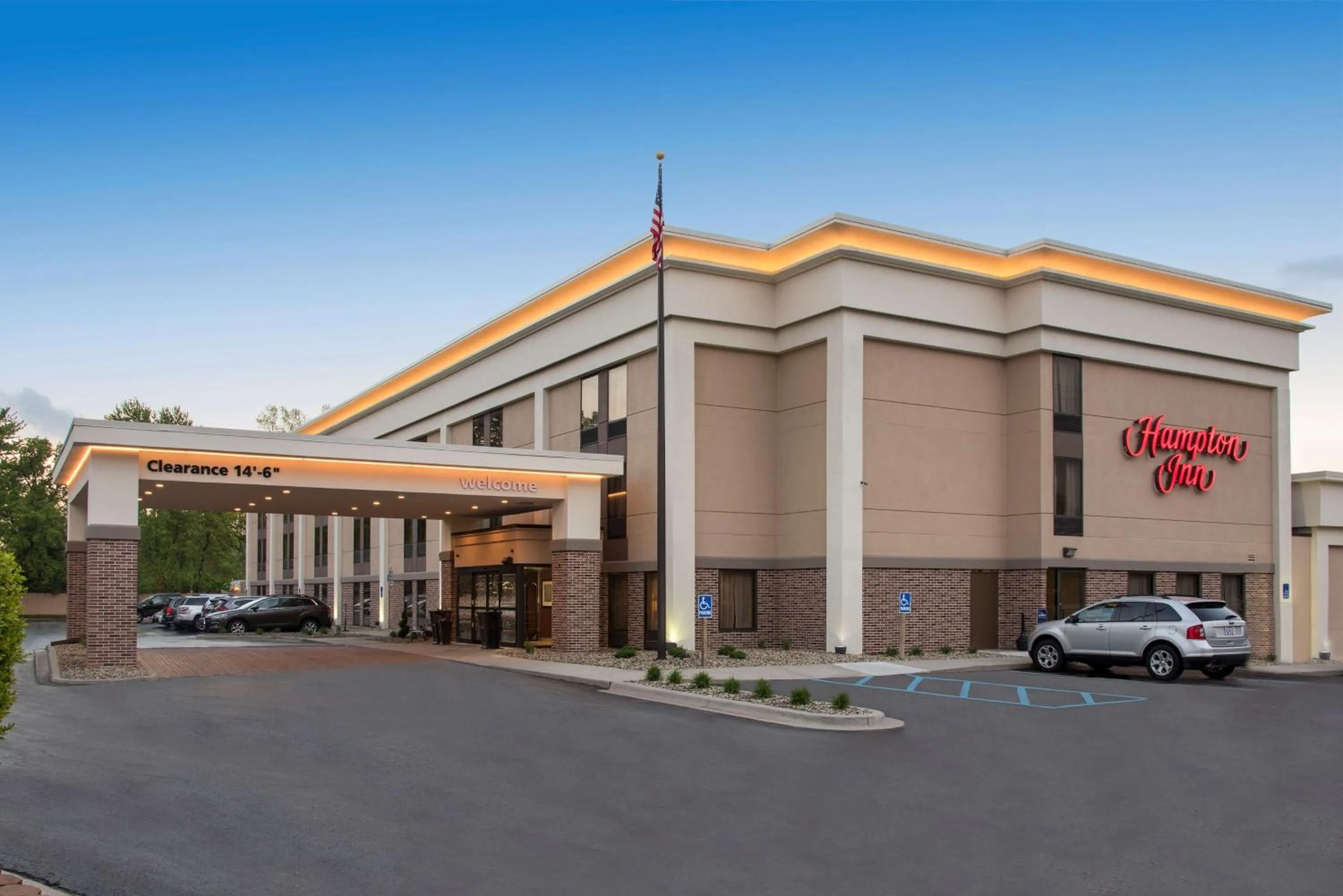 Property building in Hampton Inn Port Huron