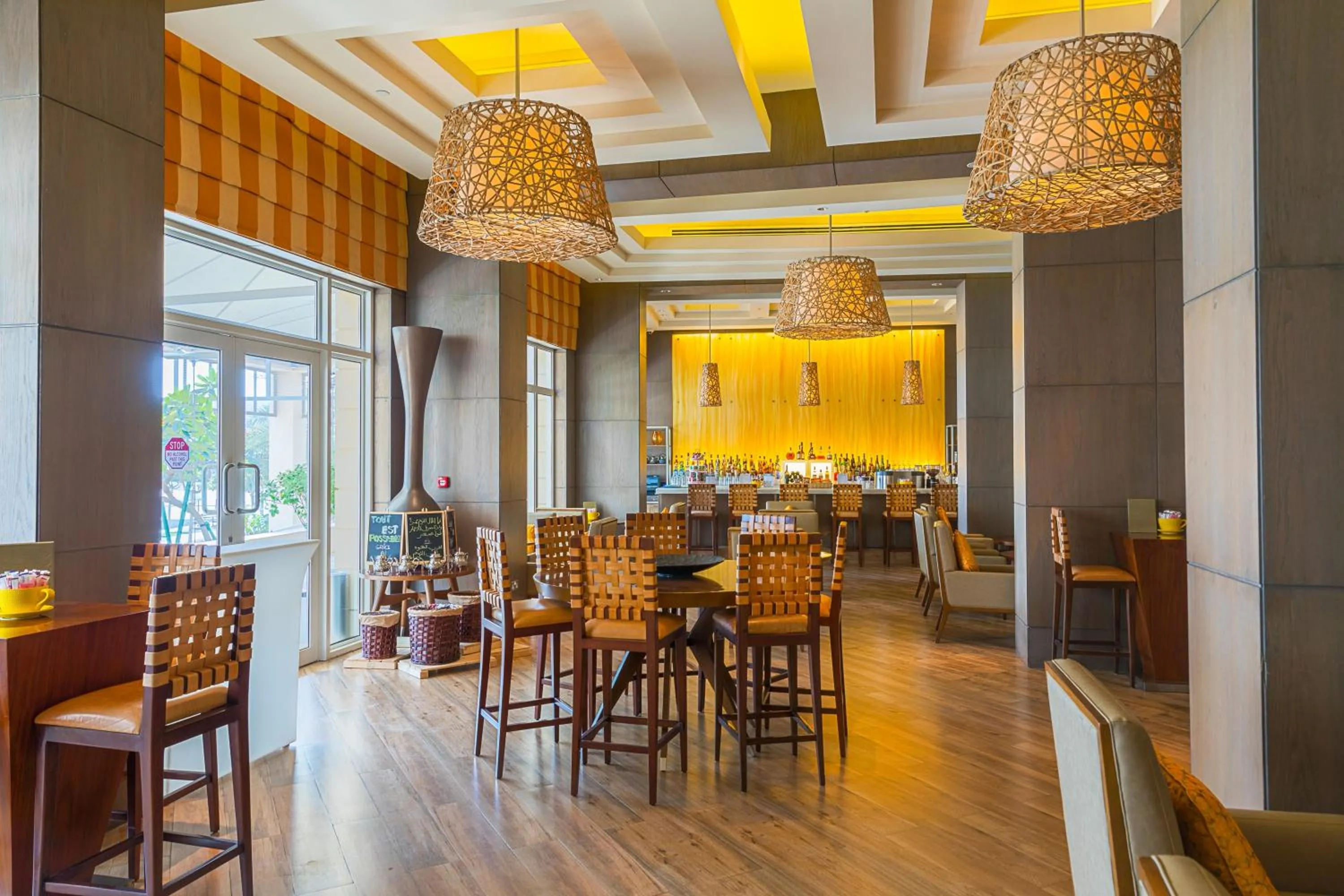 Lounge or bar in Barceló Mussanah Resort, Sultanate of Oman