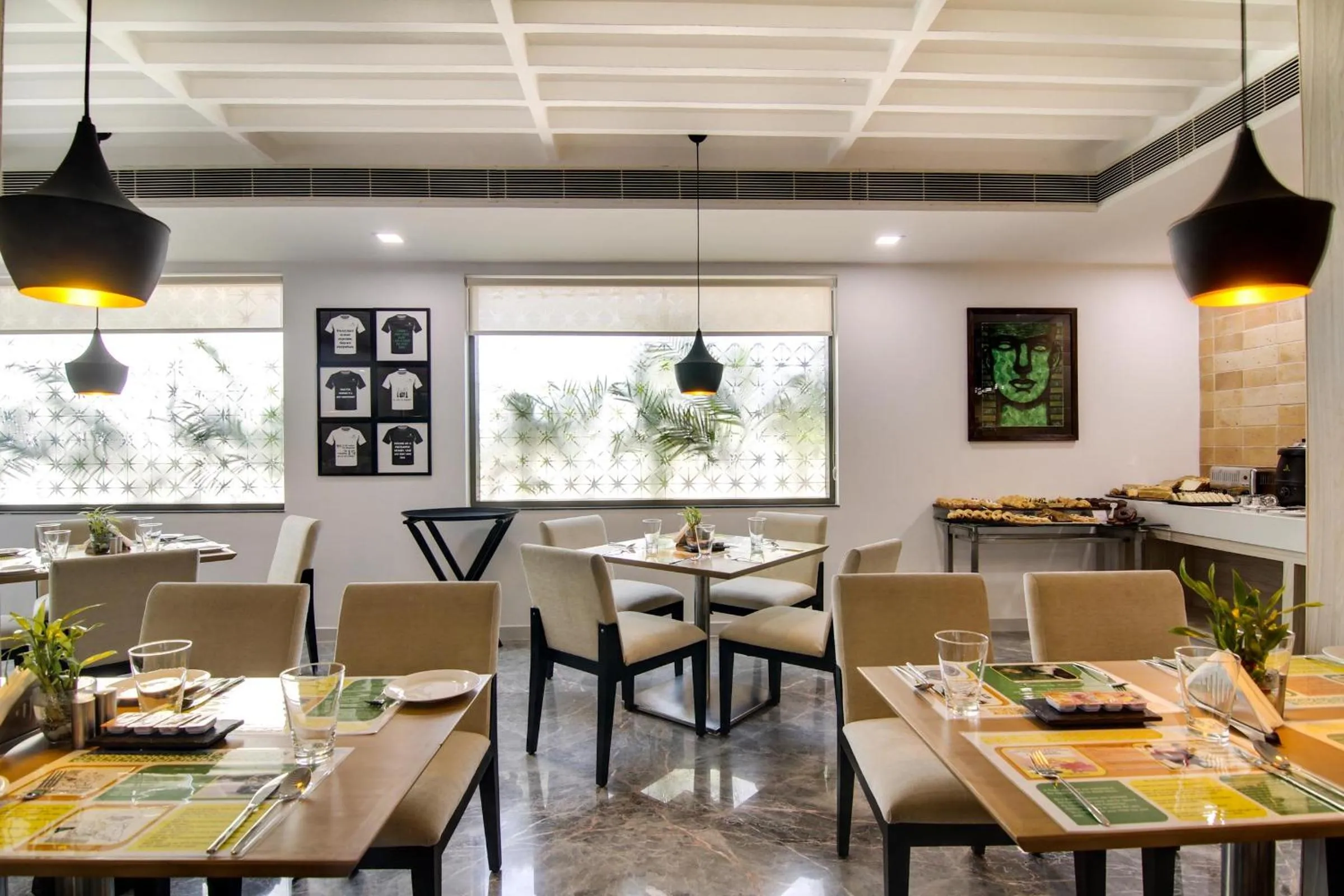 Restaurant/places to eat in Lemon Tree Hotel, Banjara Hills, Hyderabad