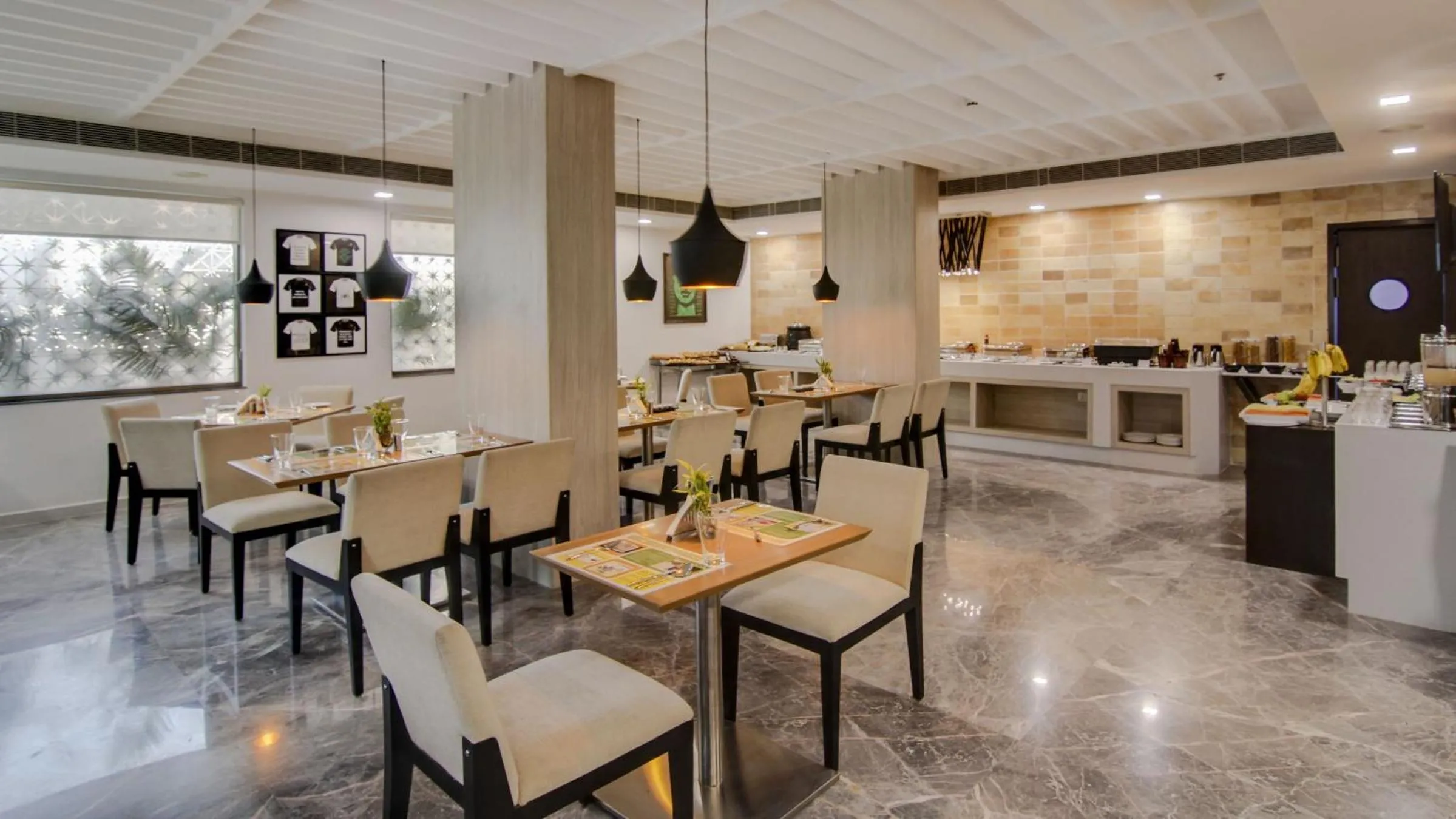 Restaurant/places to eat in Lemon Tree Hotel, Banjara Hills, Hyderabad