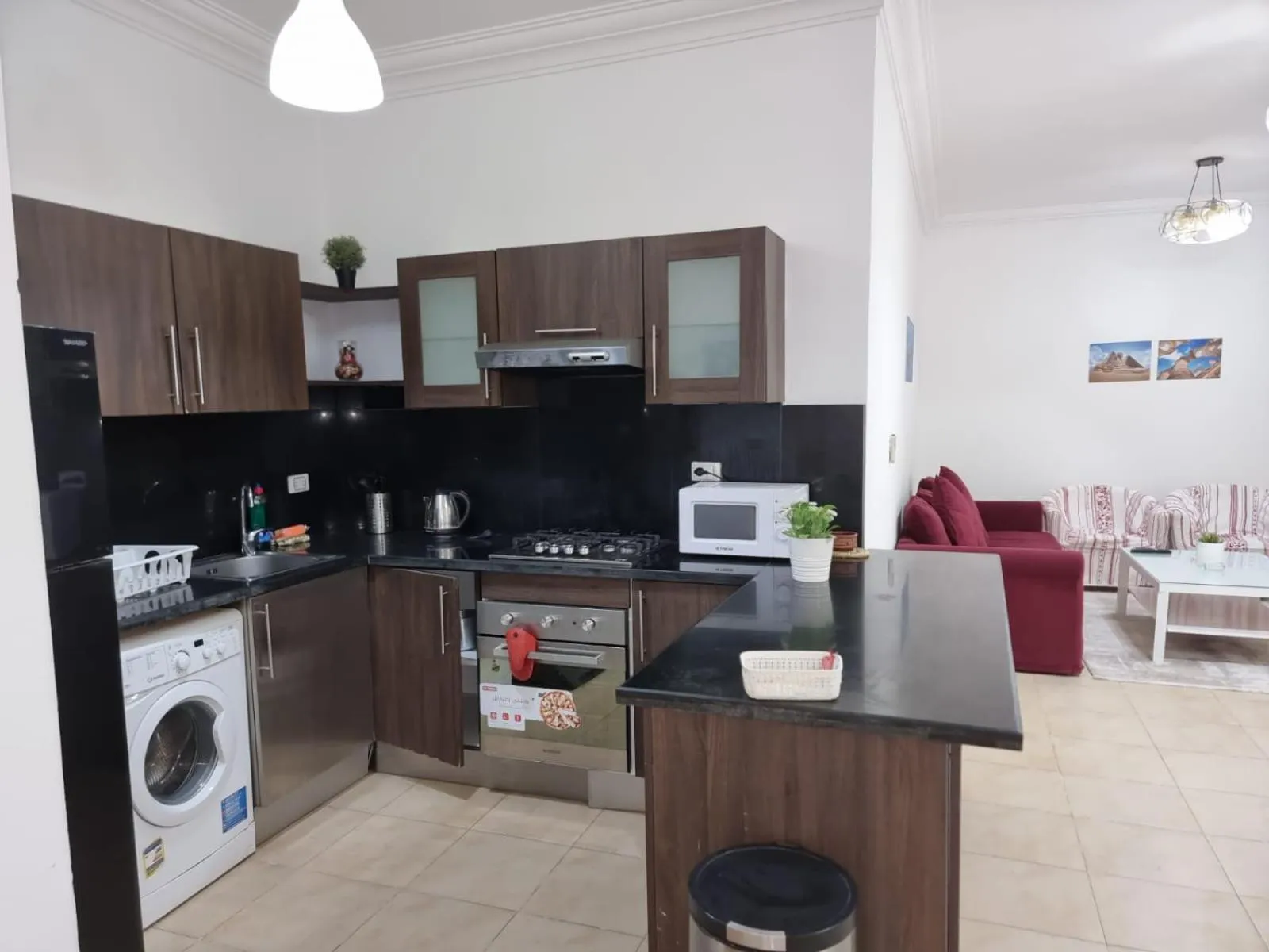 Kitchen or kitchenette in Lilly Apartments