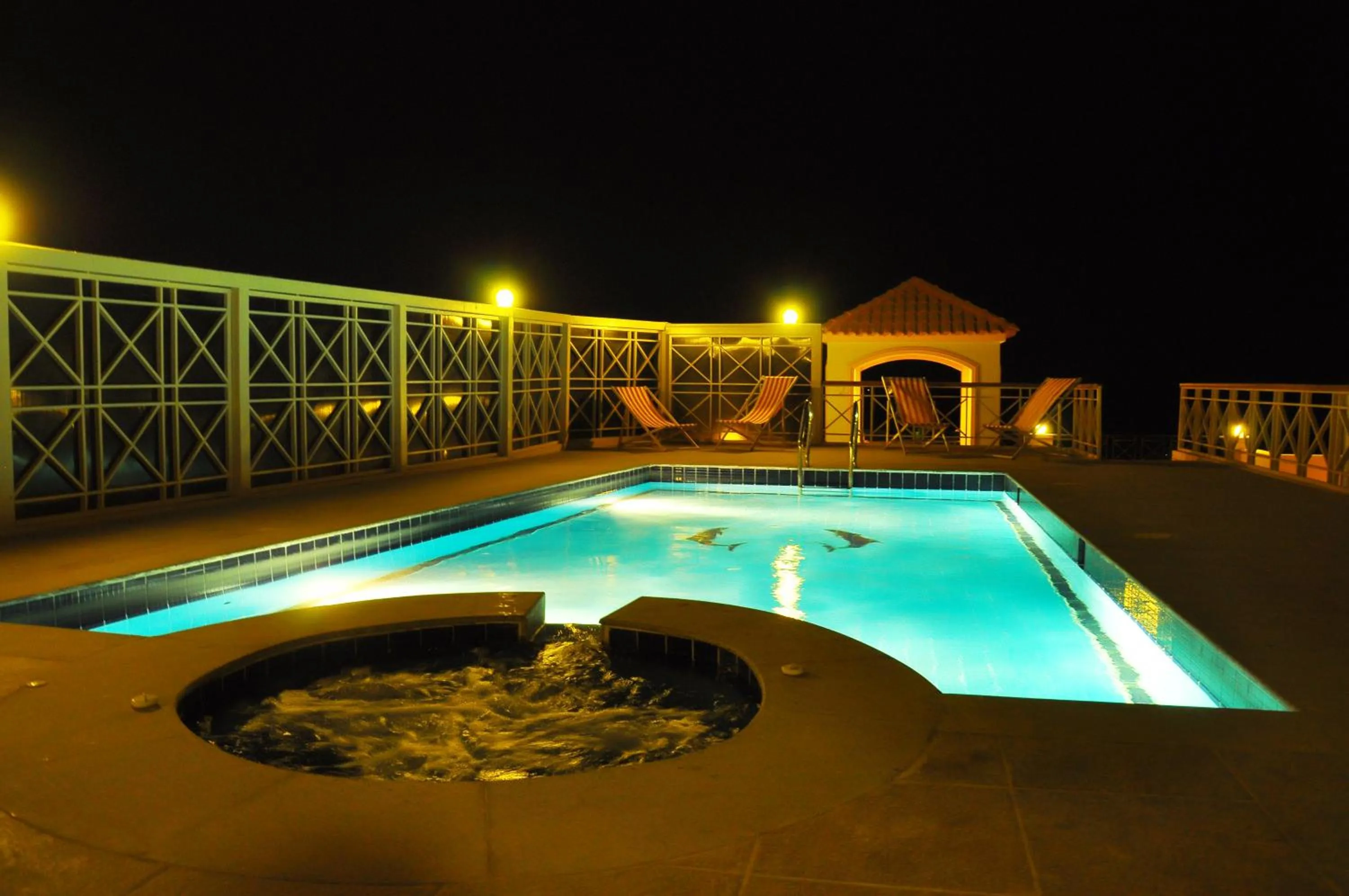 Night in Lilly Apartments