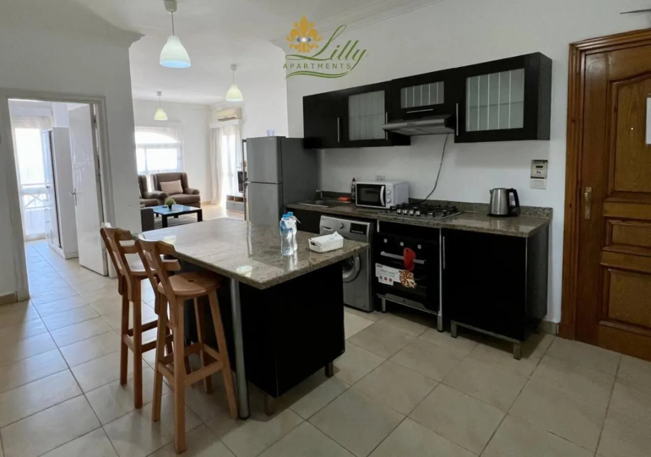 Kitchen or kitchenette in Lilly Apartments