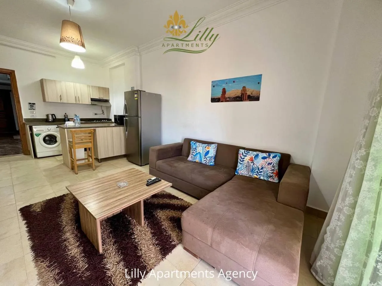 Kitchen or kitchenette in Lilly Apartments