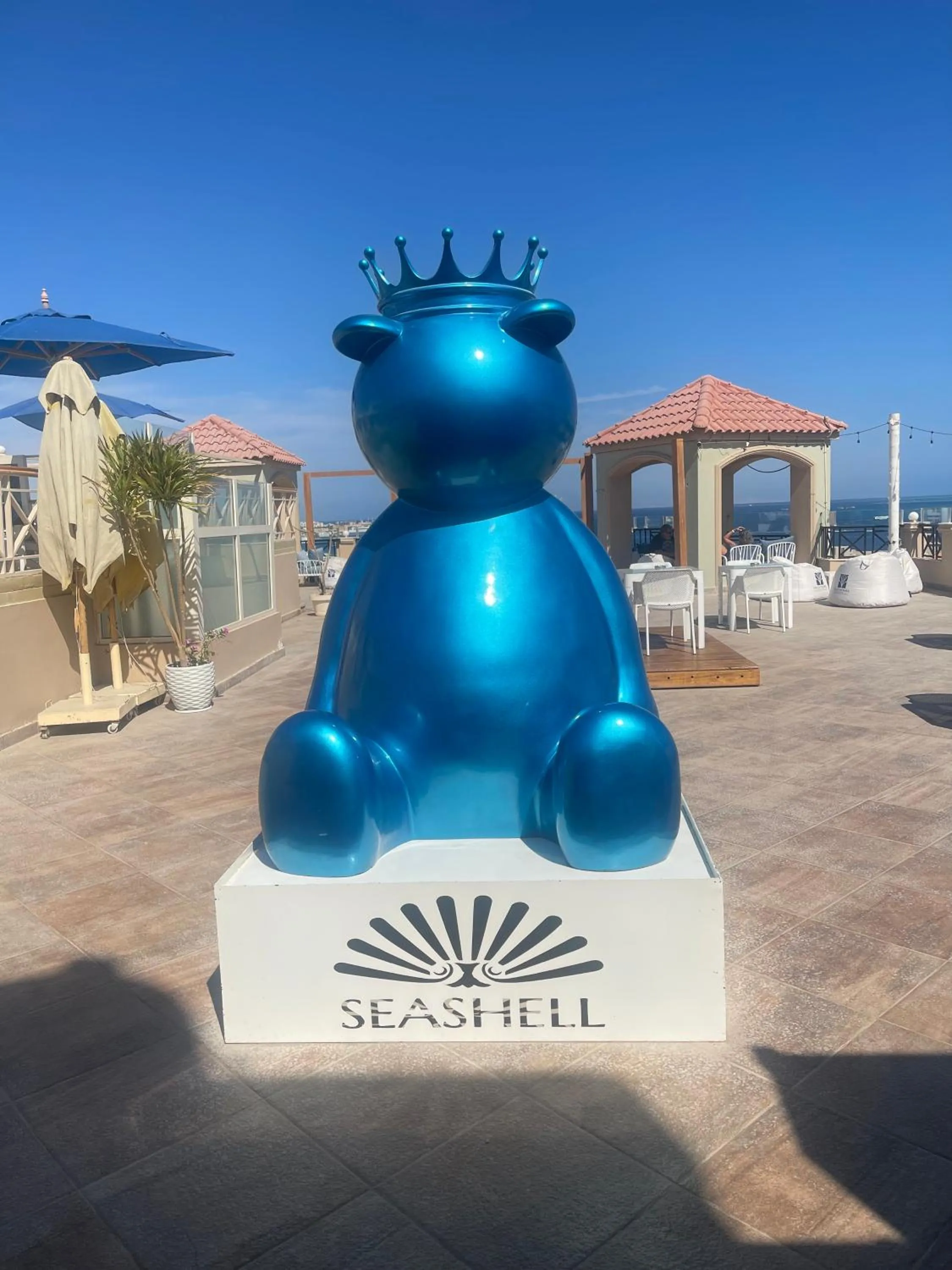 Day in Lilly Apartments