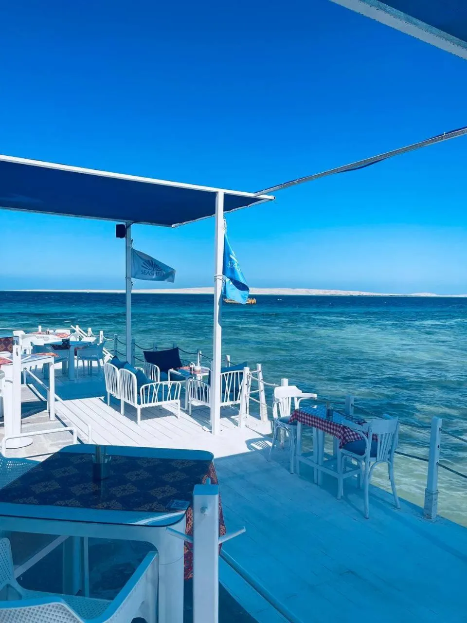 Beach in Lilly Apartments