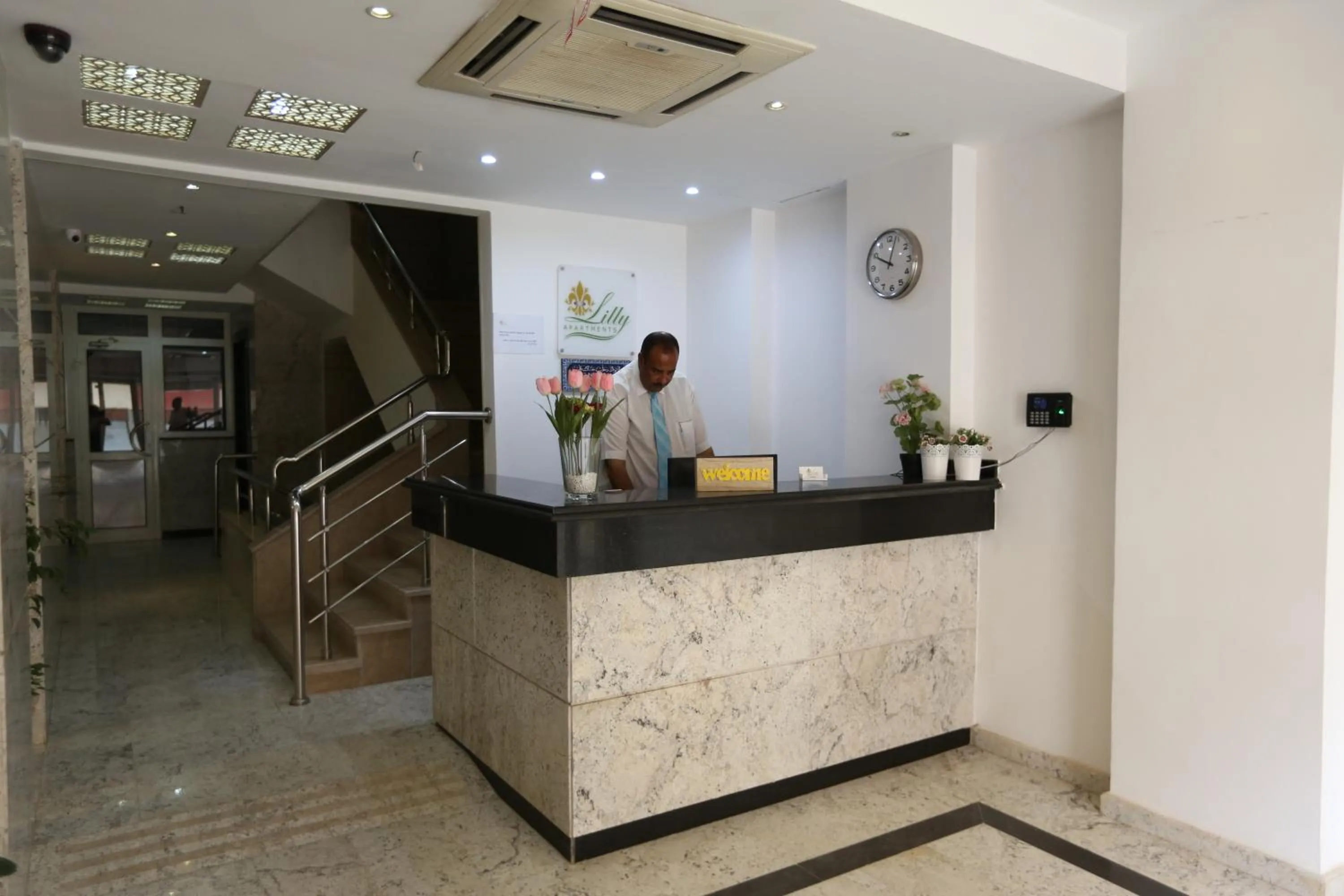 Lobby or reception in Lilly Apartments