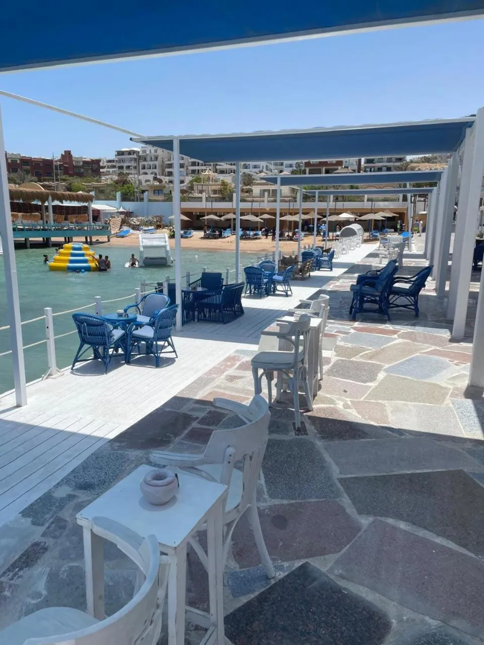 Beach in Lilly Apartments