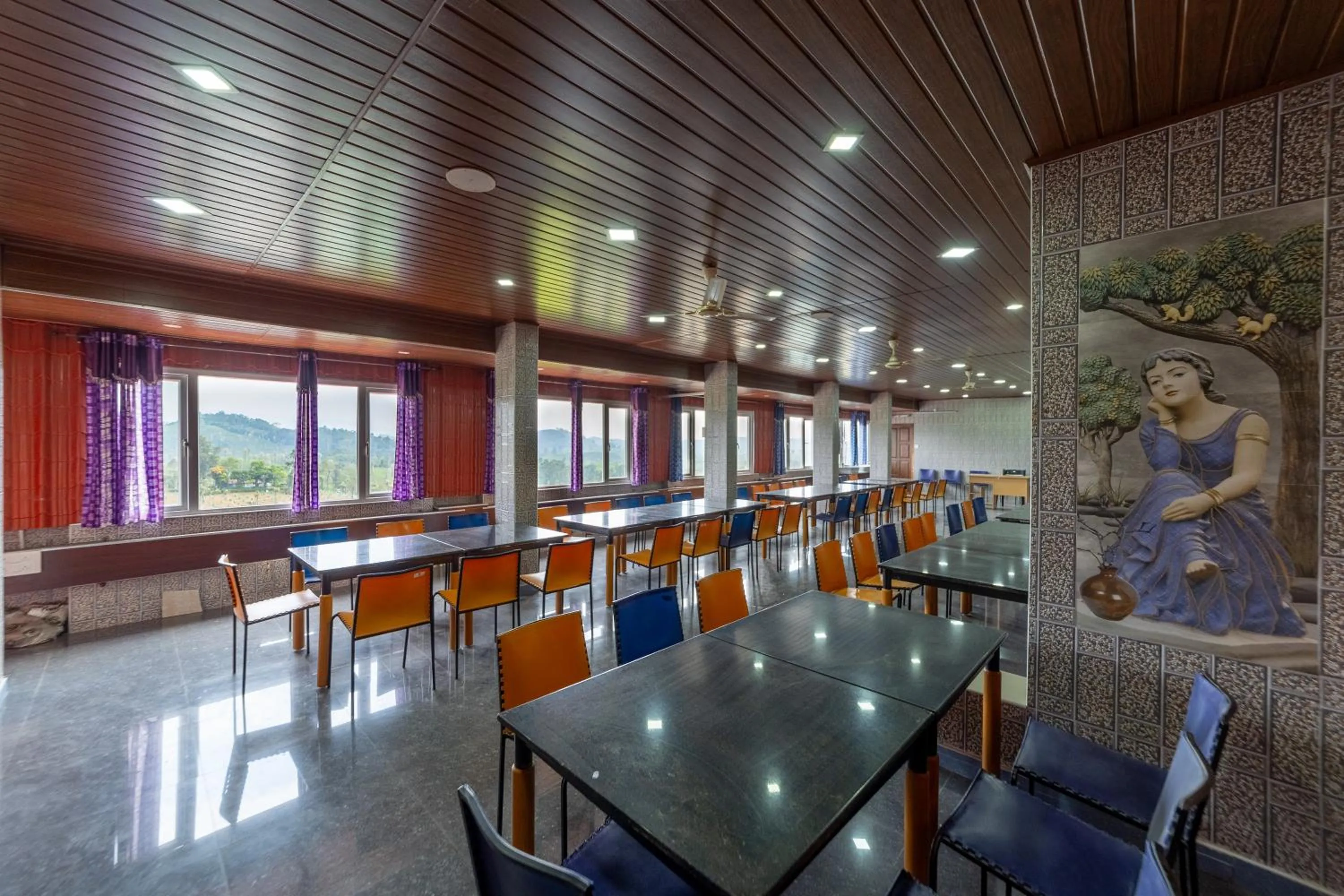 Restaurant/places to eat in Sri Nandha Luxury Comforts