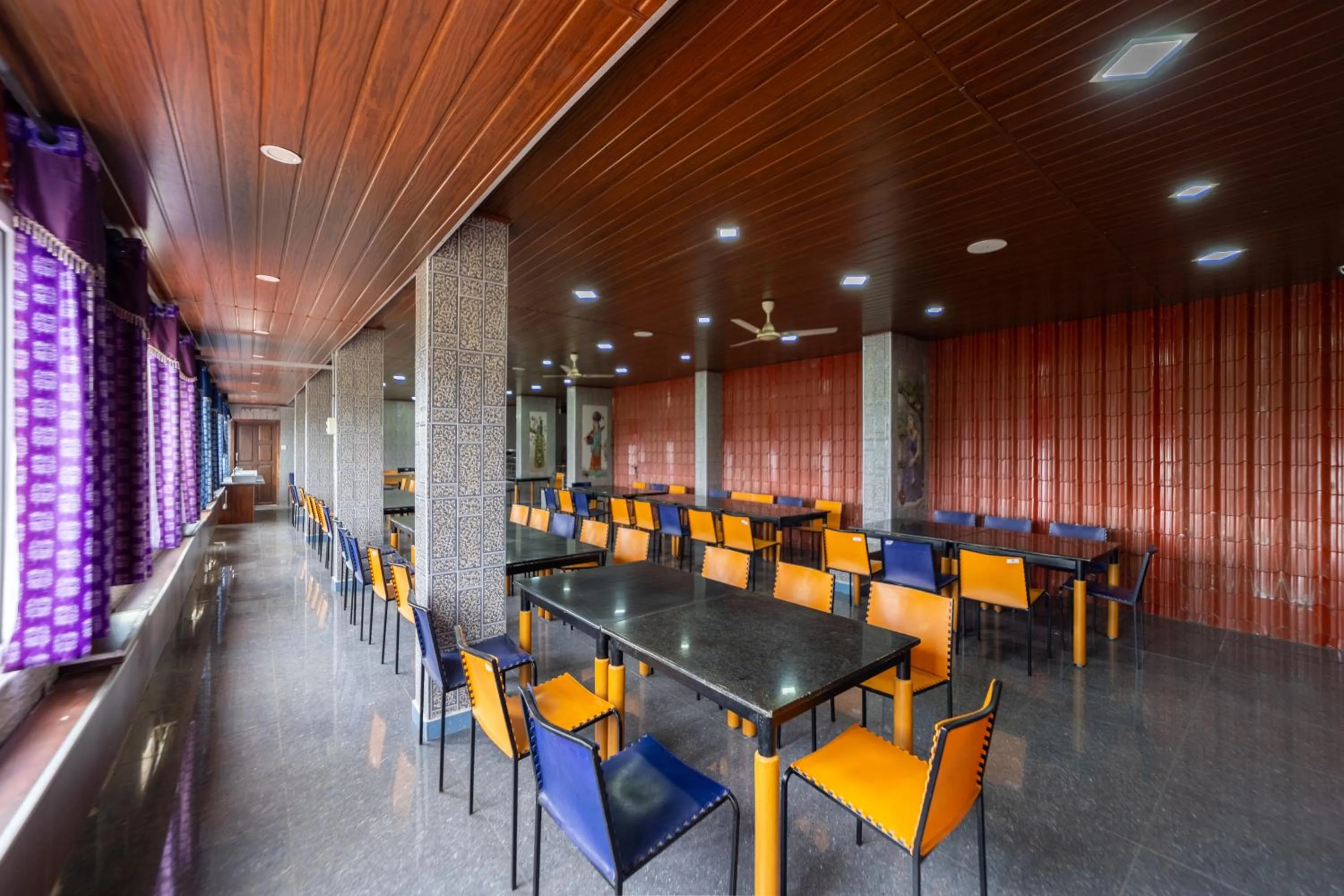 Restaurant/places to eat in Sri Nandha Luxury Comforts