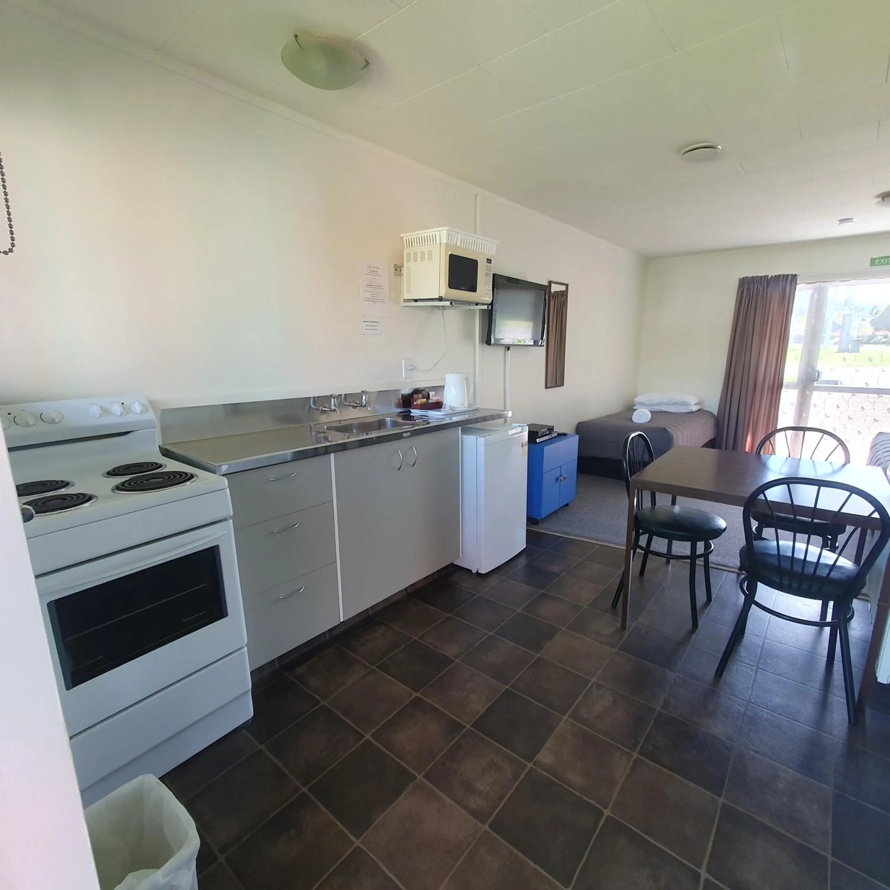 Dining area in Ohakune Court Motel