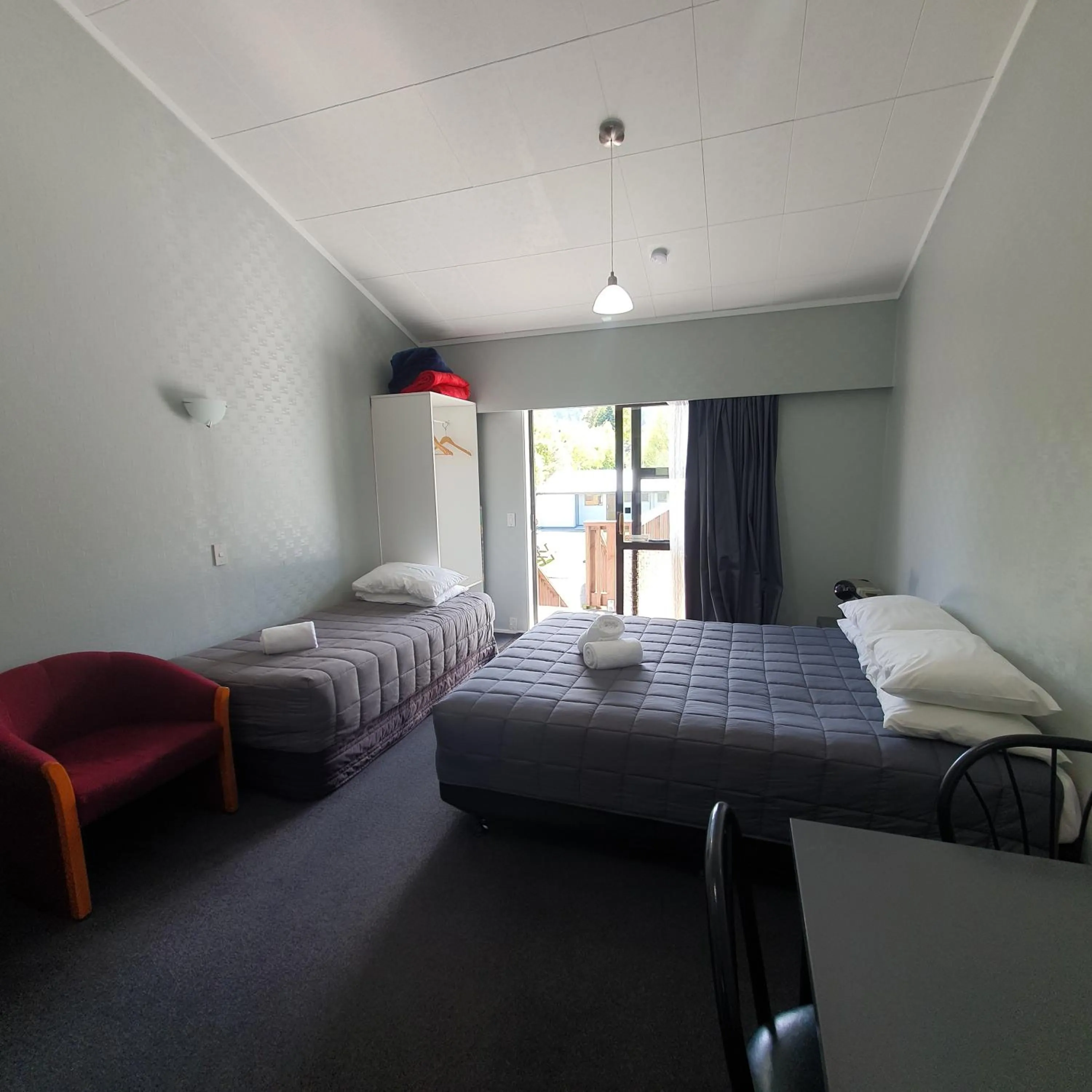 Bed in Ohakune Court Motel