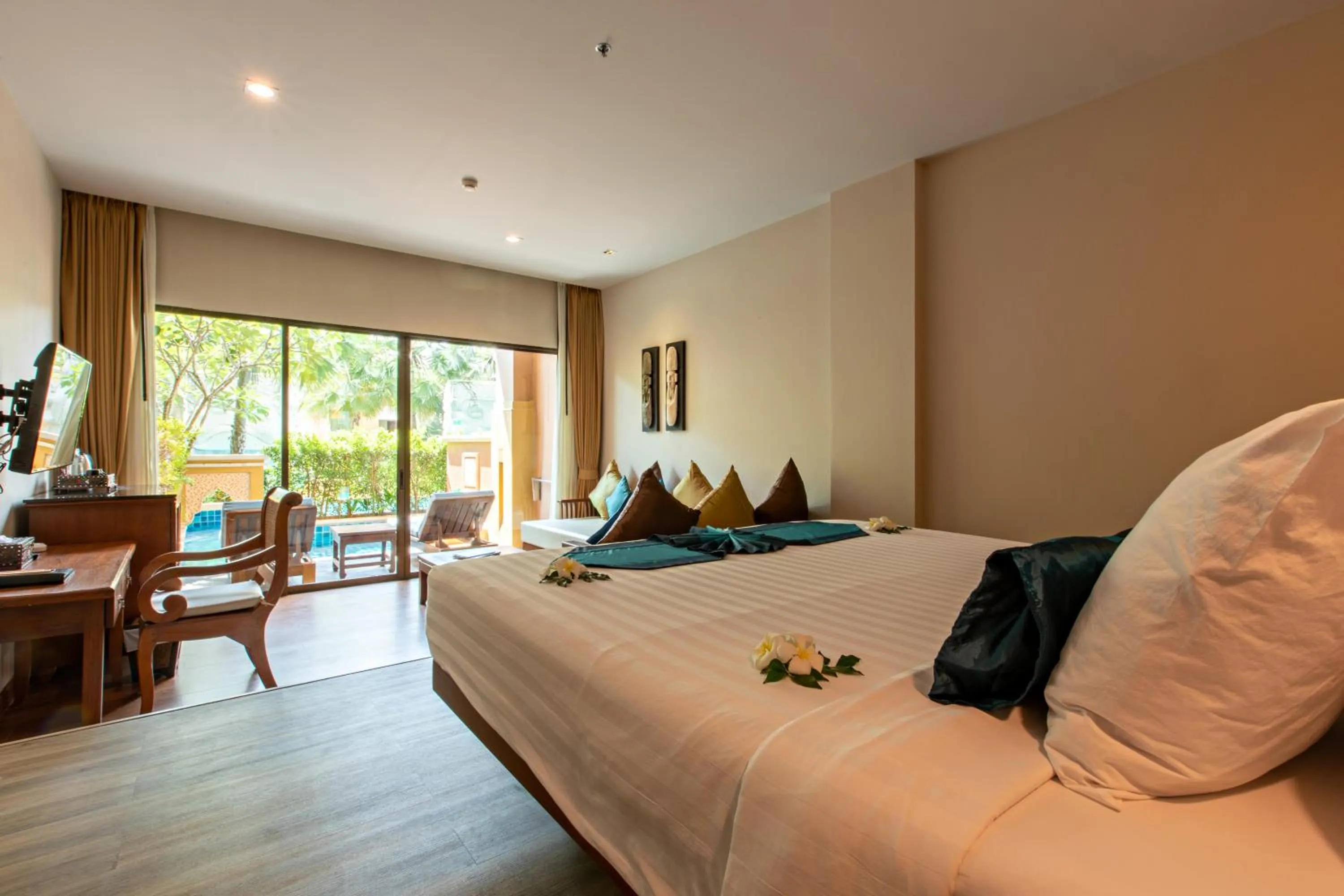 Photo of the whole room, Bed in Rawai Palm Beach Resort - SHA Extra Plus