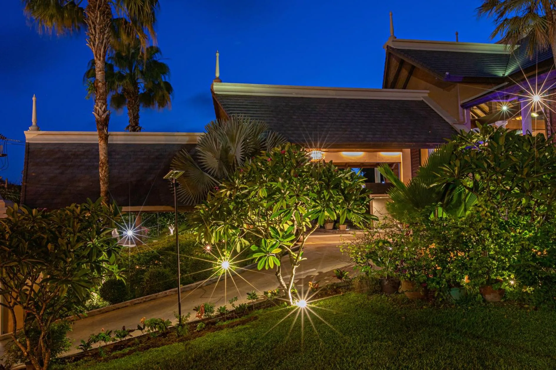 Garden in Rawai Palm Beach Resort - SHA Extra Plus