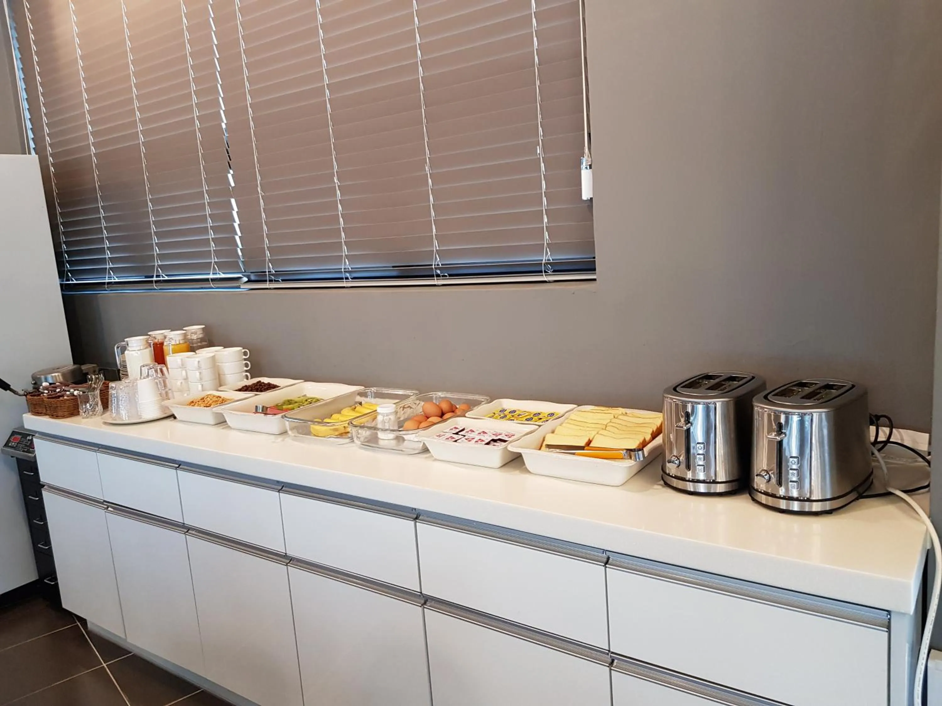 American breakfast in Maison de Geoje