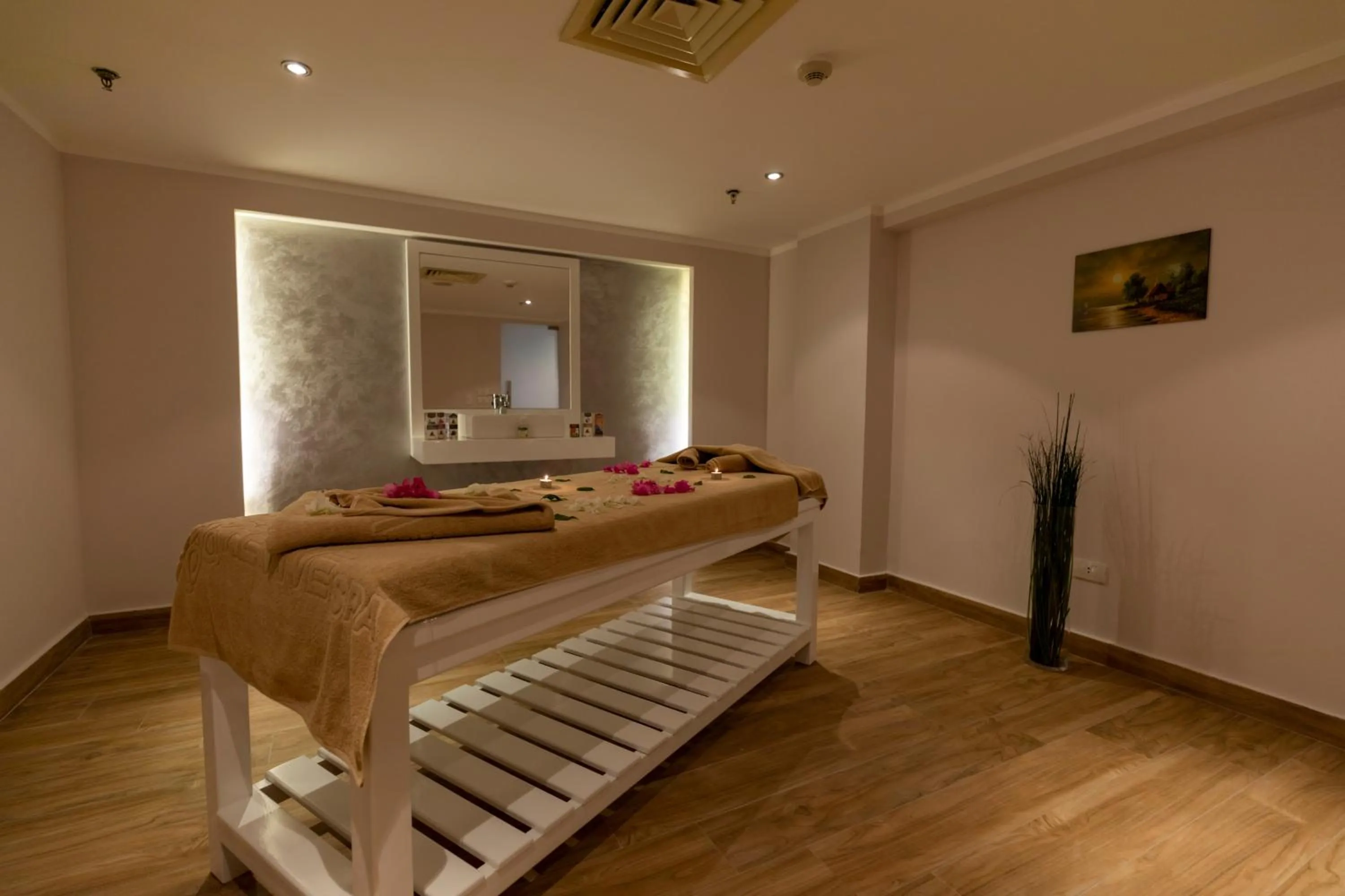 Massage, Bed in Sunrise Remal Resort