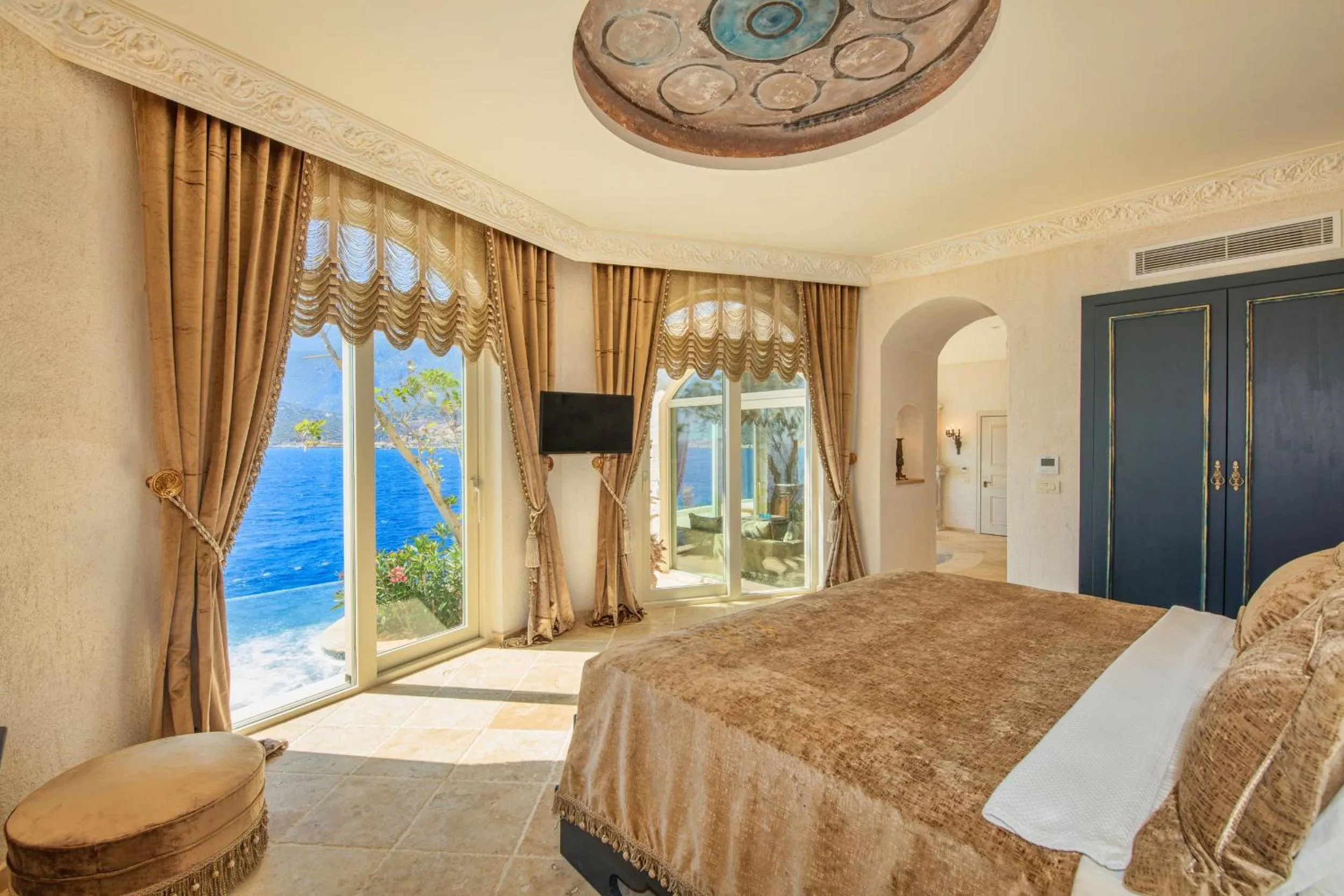 Bed in Lukka Exclusive Hotel – Adult Only +12