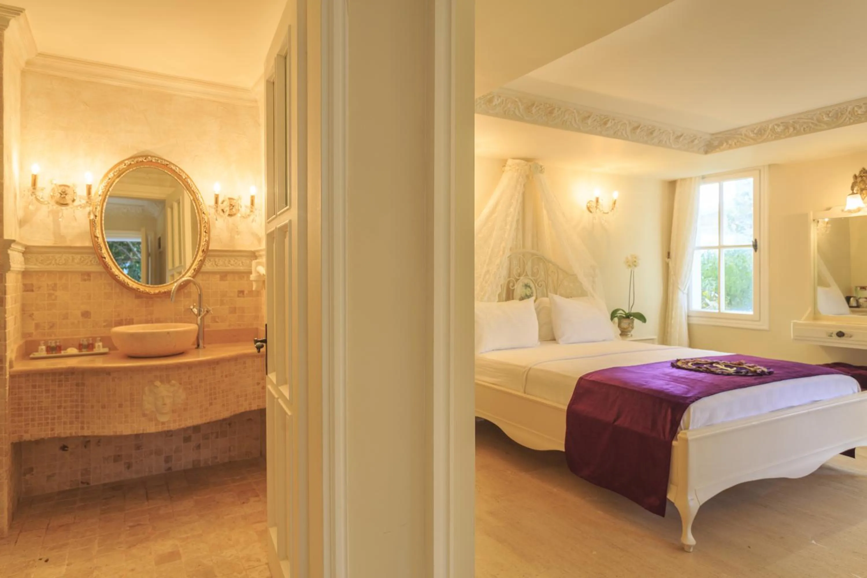 Bathroom, Bed in Lukka Exclusive Hotel – Adult Only +12