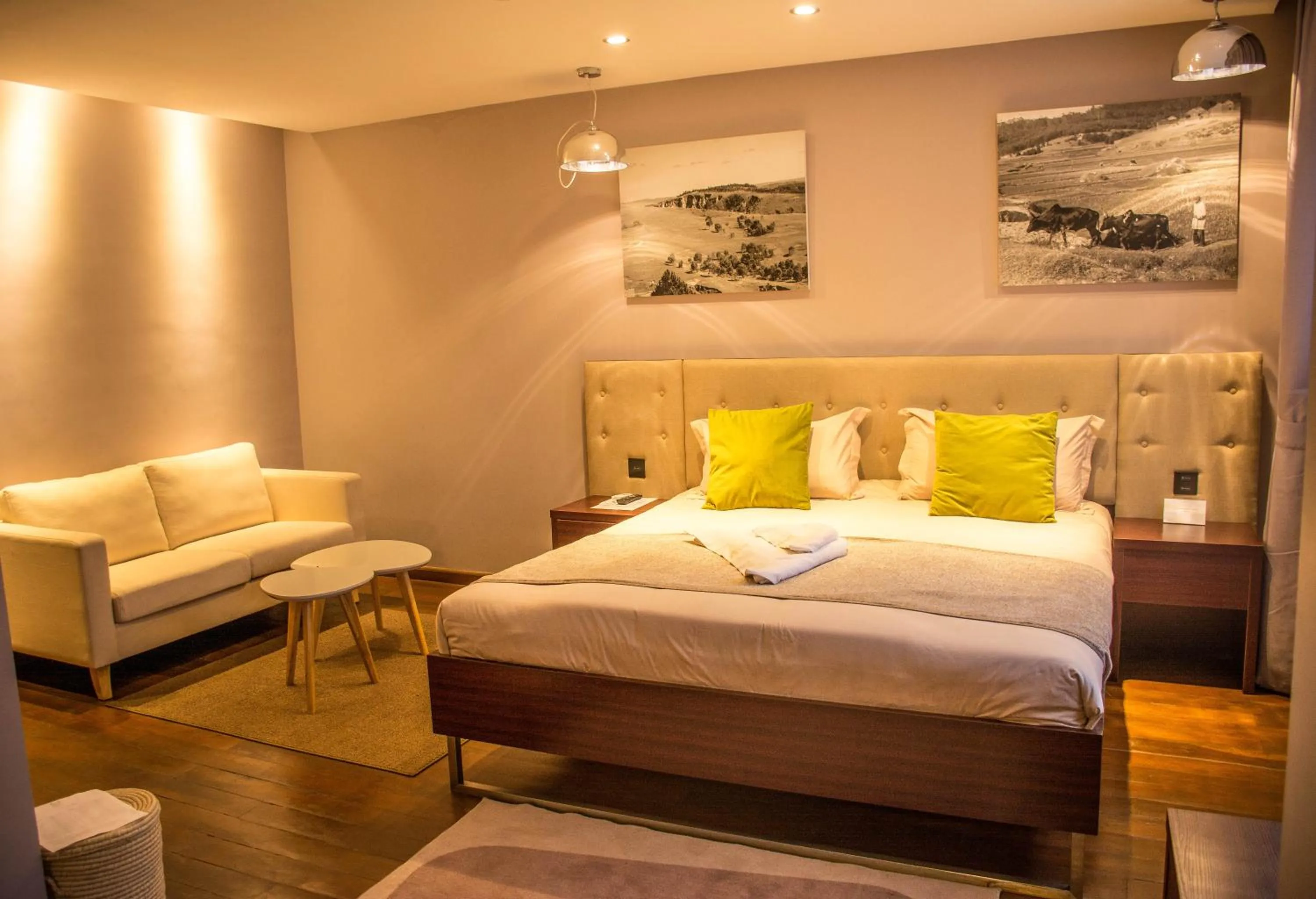 Photo of the whole room, Bed in Havana Resort