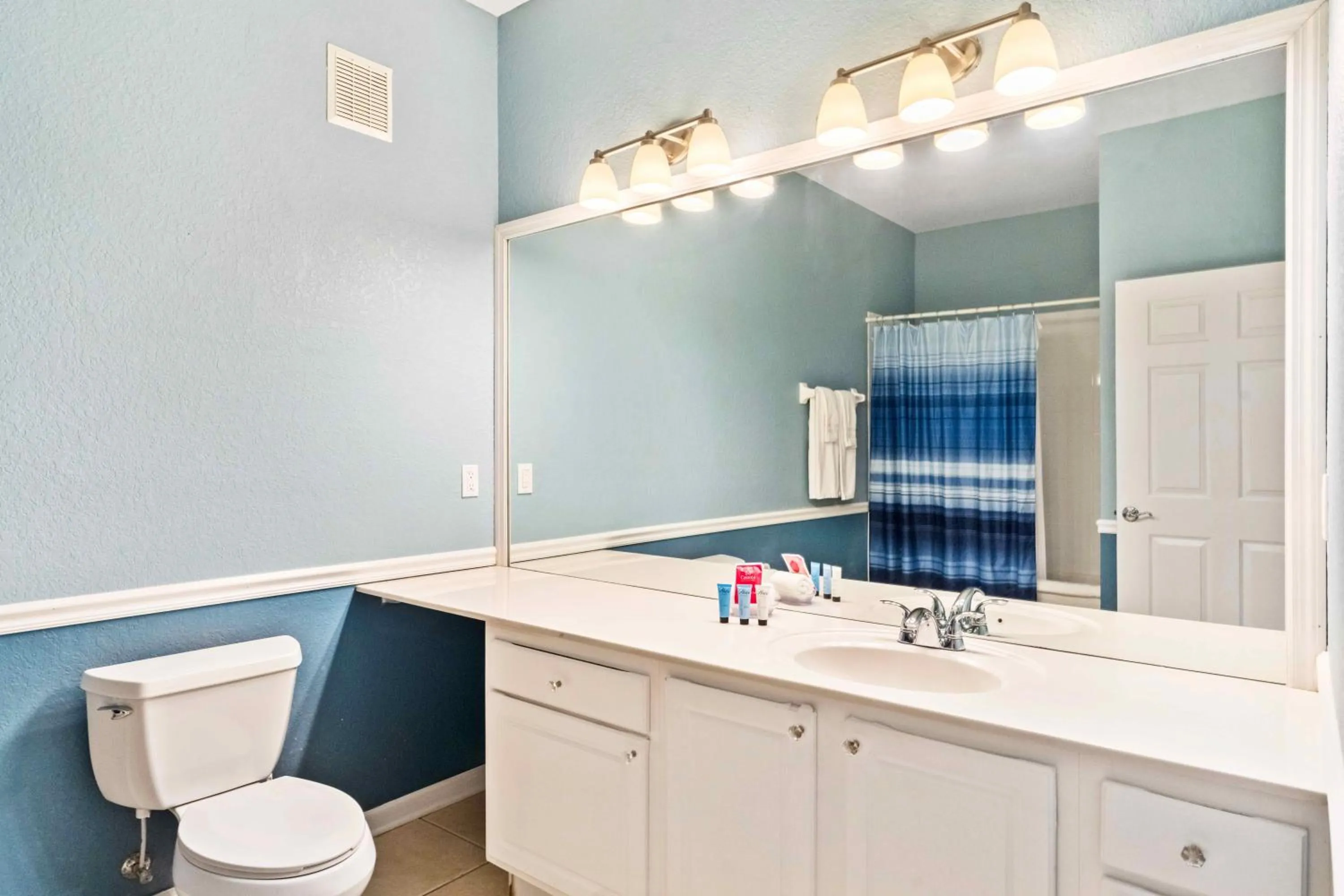 Modern Vista Cay Condo, near Universal Studios