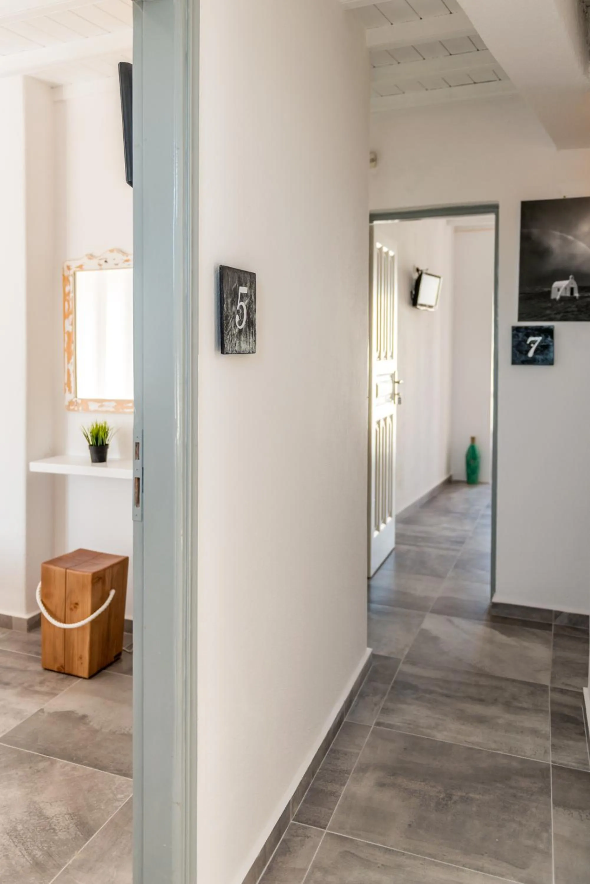 Day in Orpheas Rooms