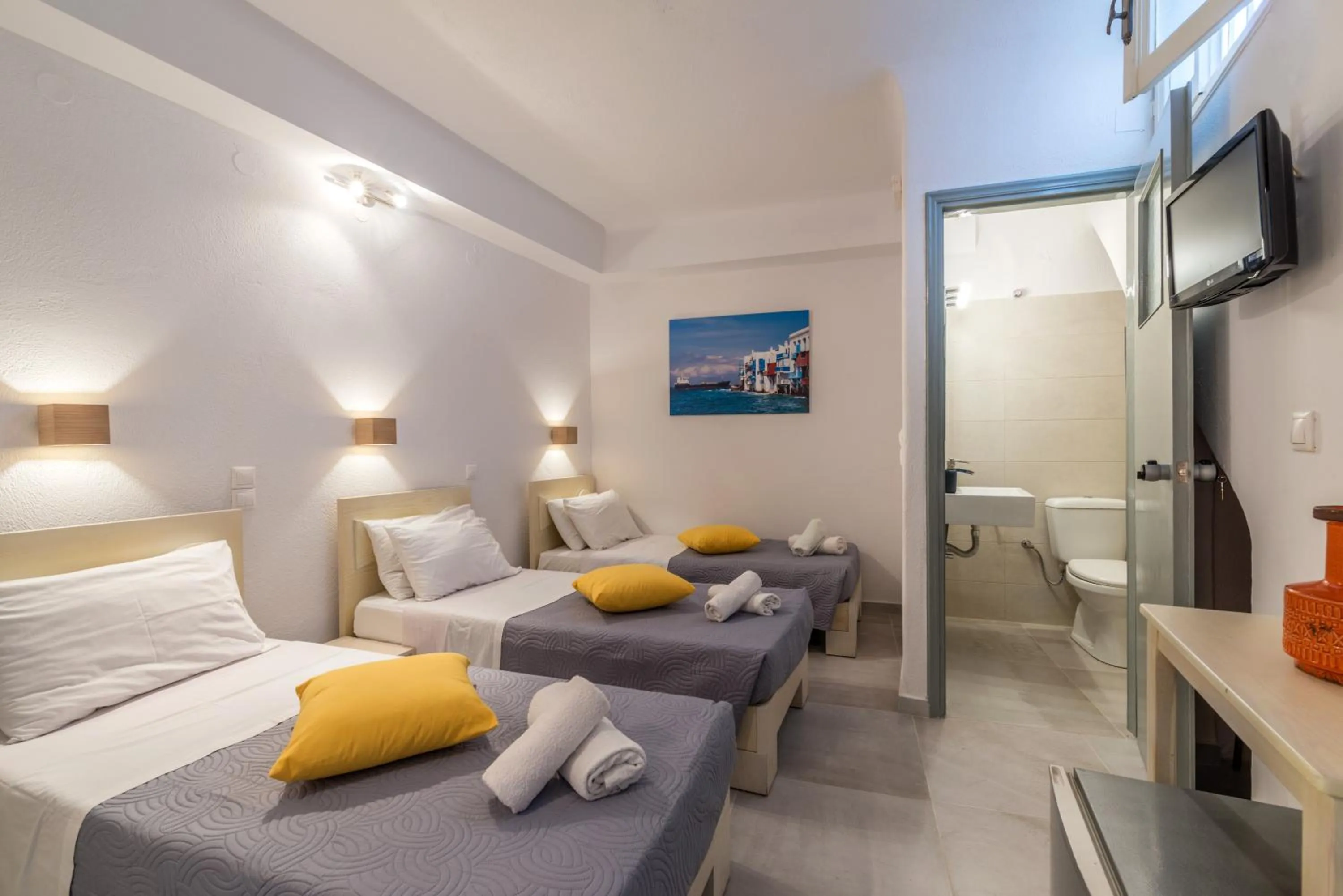 Photo of the whole room, Bed in Orpheas Rooms