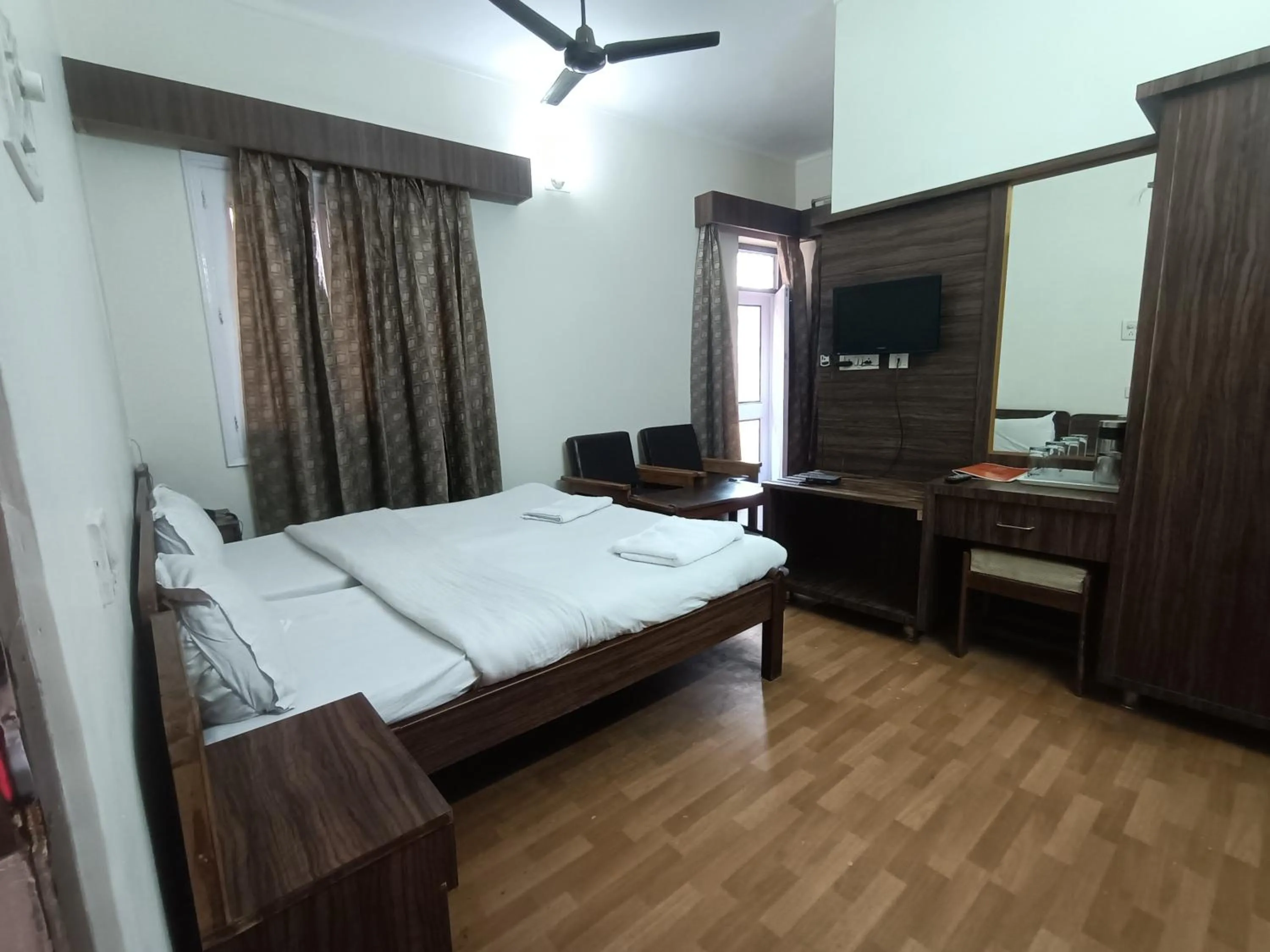 Bed in Hotel Midtown