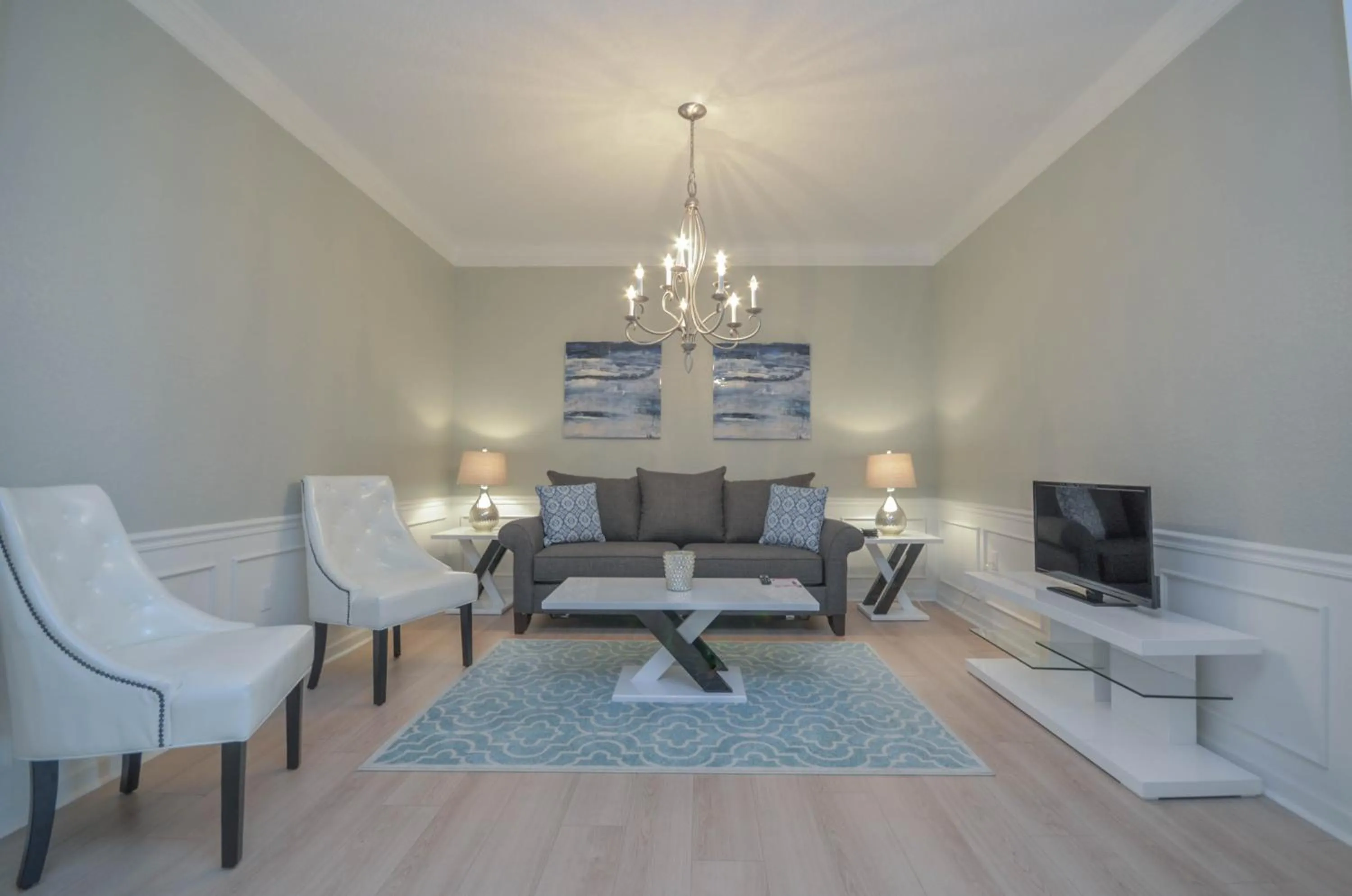 Beautiful LAKEVIEW Deluxe Condo Near Theme Parks