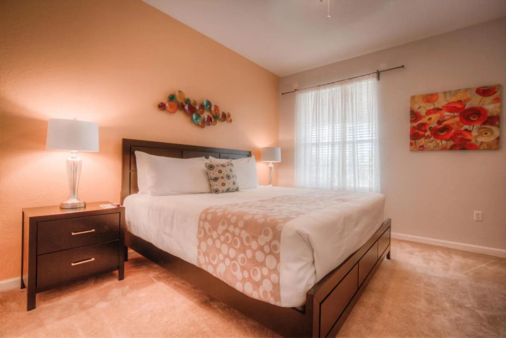 Bed in Beautiful LAKEVIEW Deluxe Condo Near Theme Parks