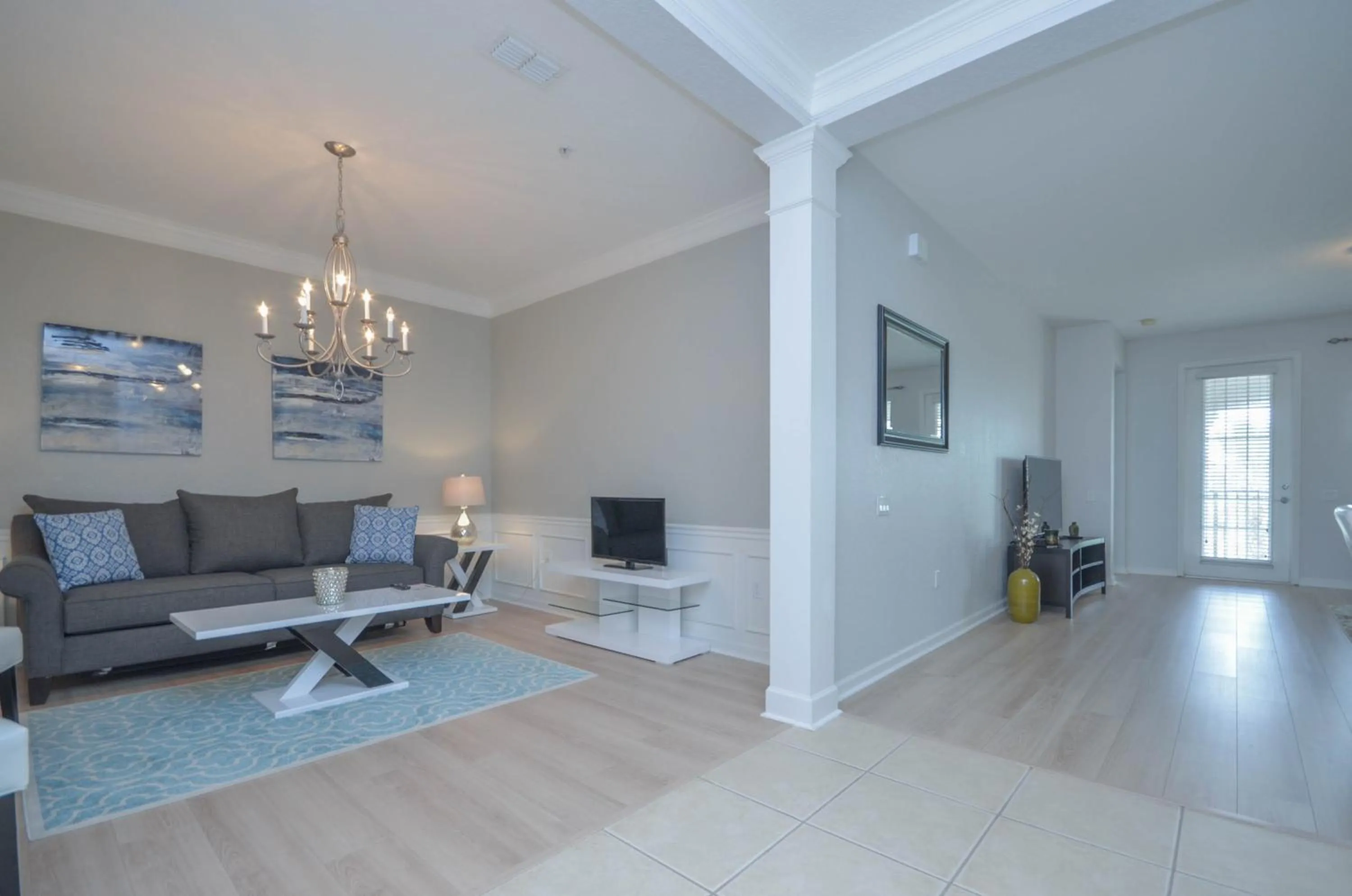 Beautiful LAKEVIEW Deluxe Condo Near Theme Parks