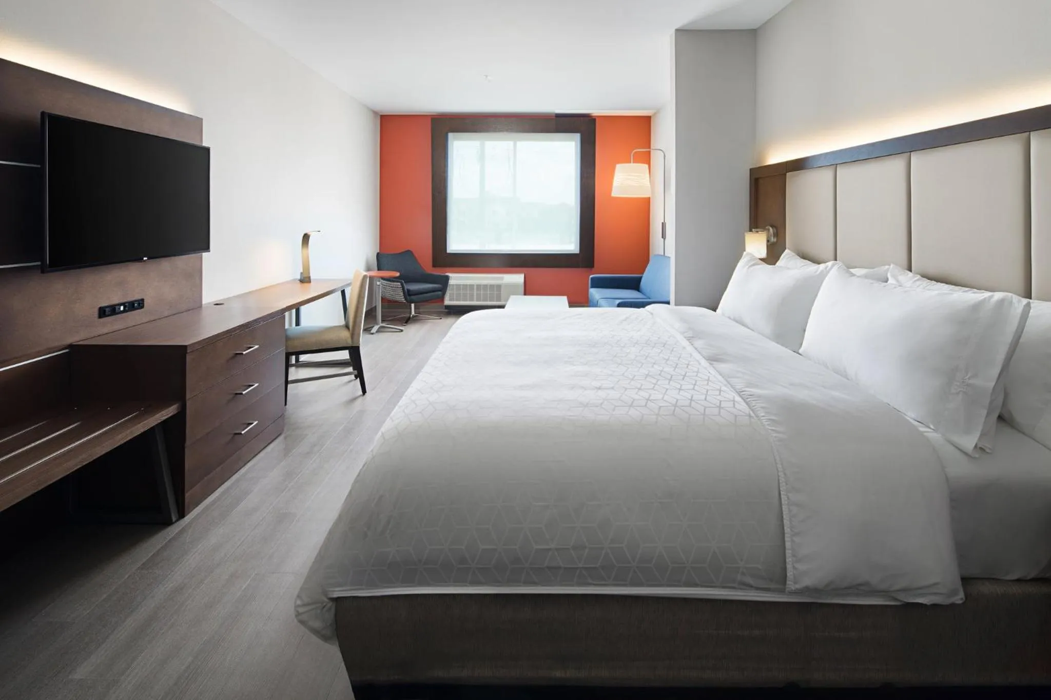 Photo of the whole room, Bed in Holiday Inn Express & Suites Lubbock Central - Univ Area by IHG