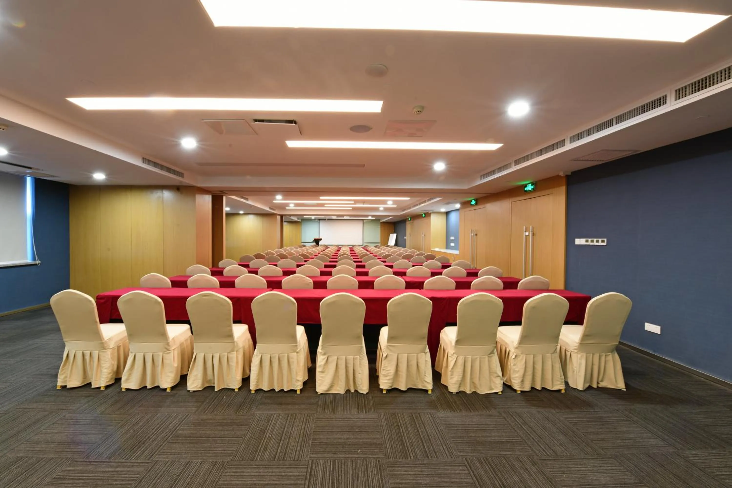 Meeting/conference room in Holiday Inn Express Changchun High-Tech Zone by IHG