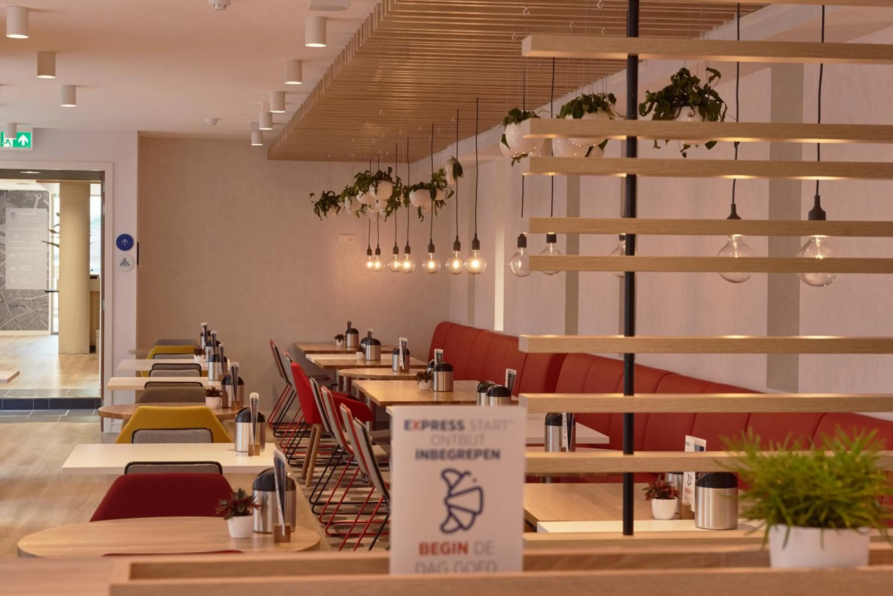 Breakfast in Holiday Inn Express Amsterdam - City Hall by IHG