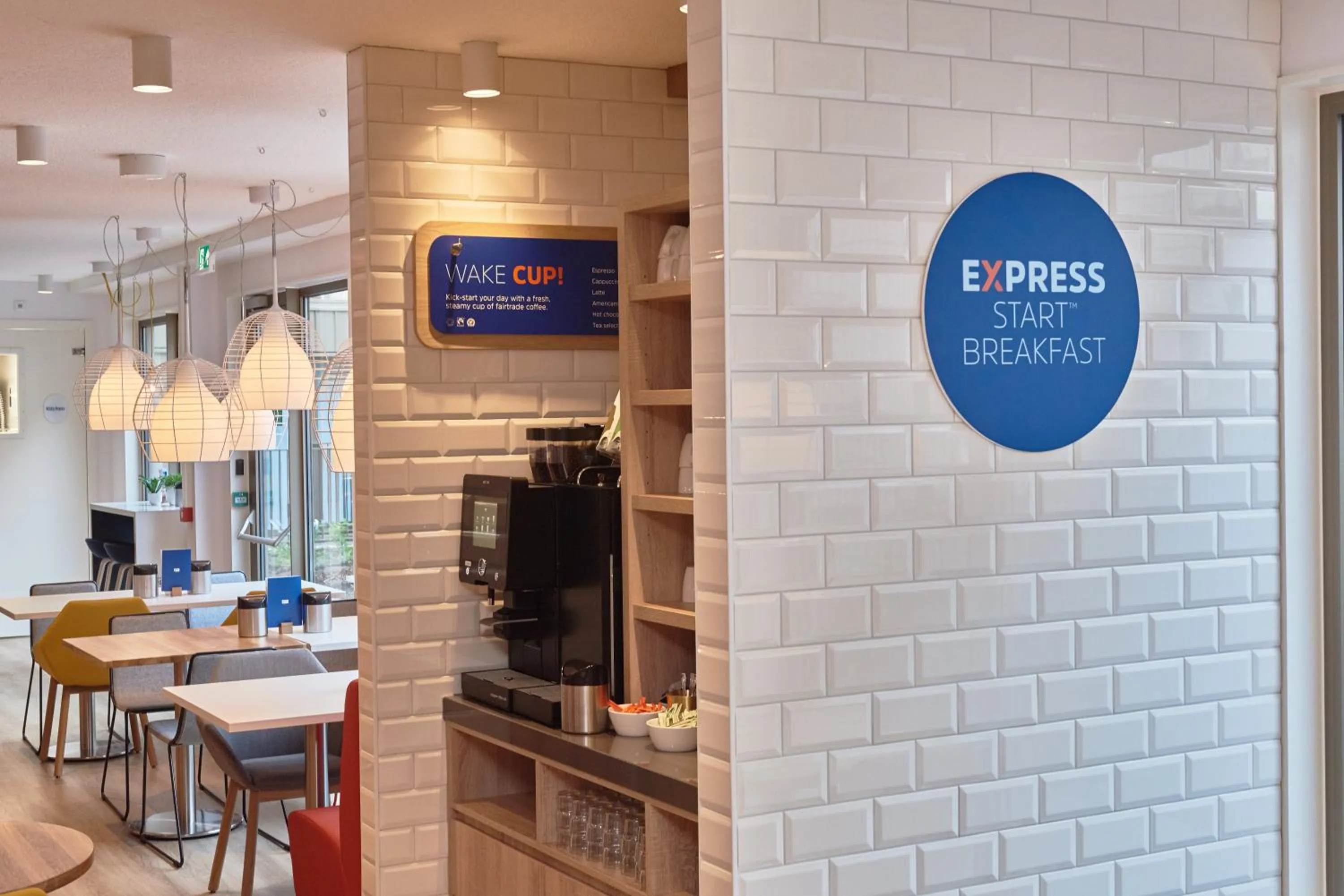 Breakfast in Holiday Inn Express Amsterdam - City Hall by IHG