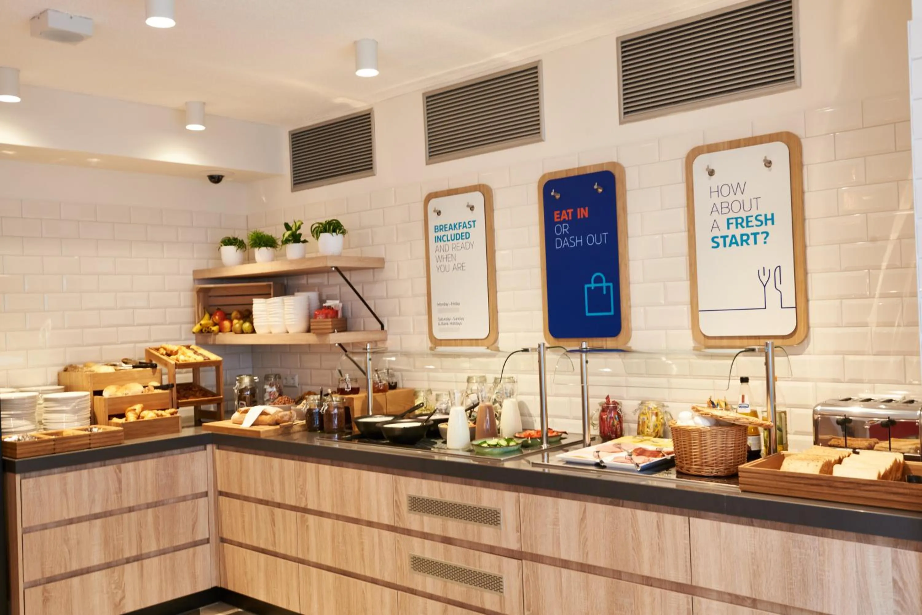 Restaurant/places to eat in Holiday Inn Express Amsterdam - City Hall by IHG