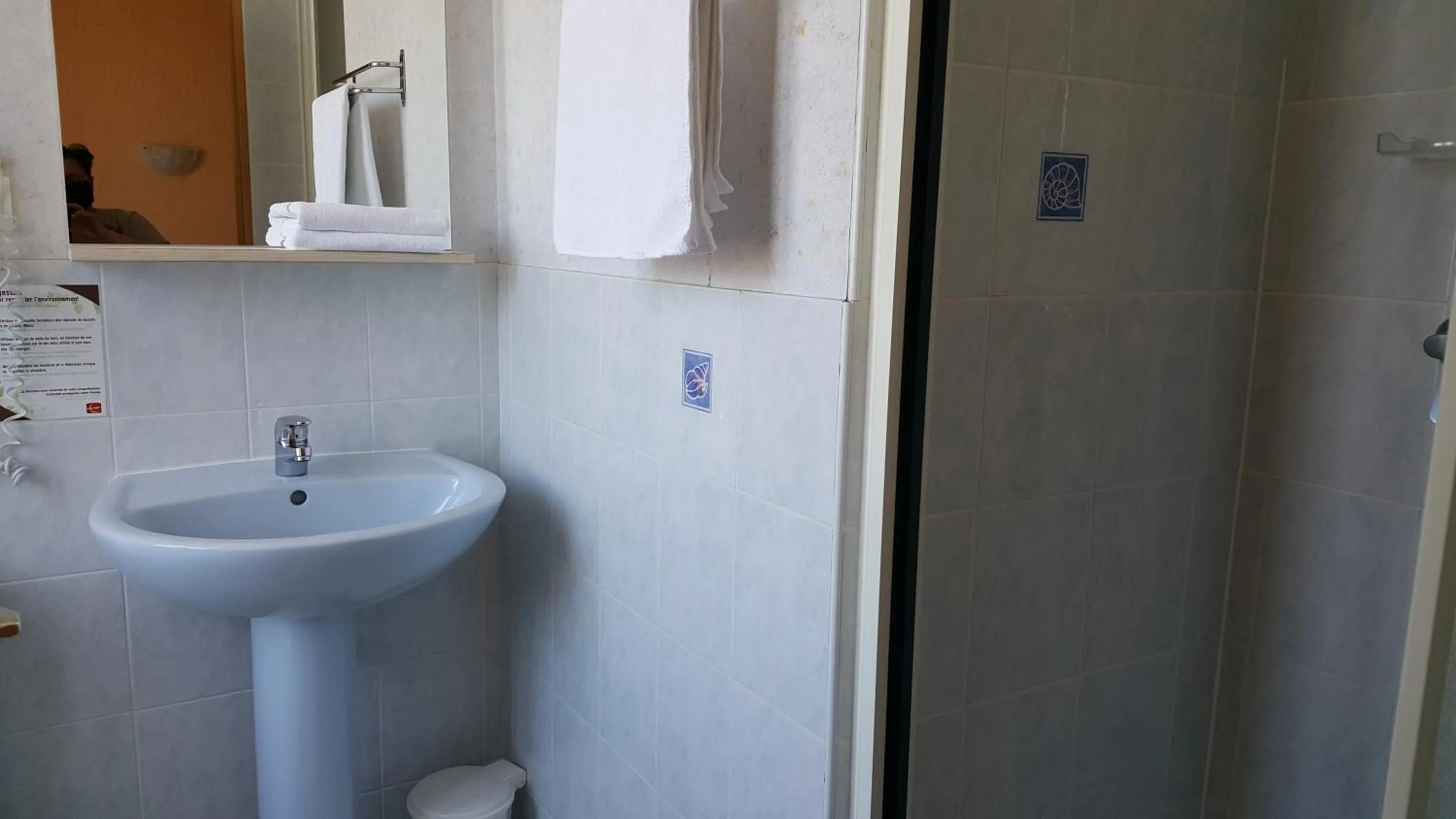 Bathroom in Hotel La Renaissance