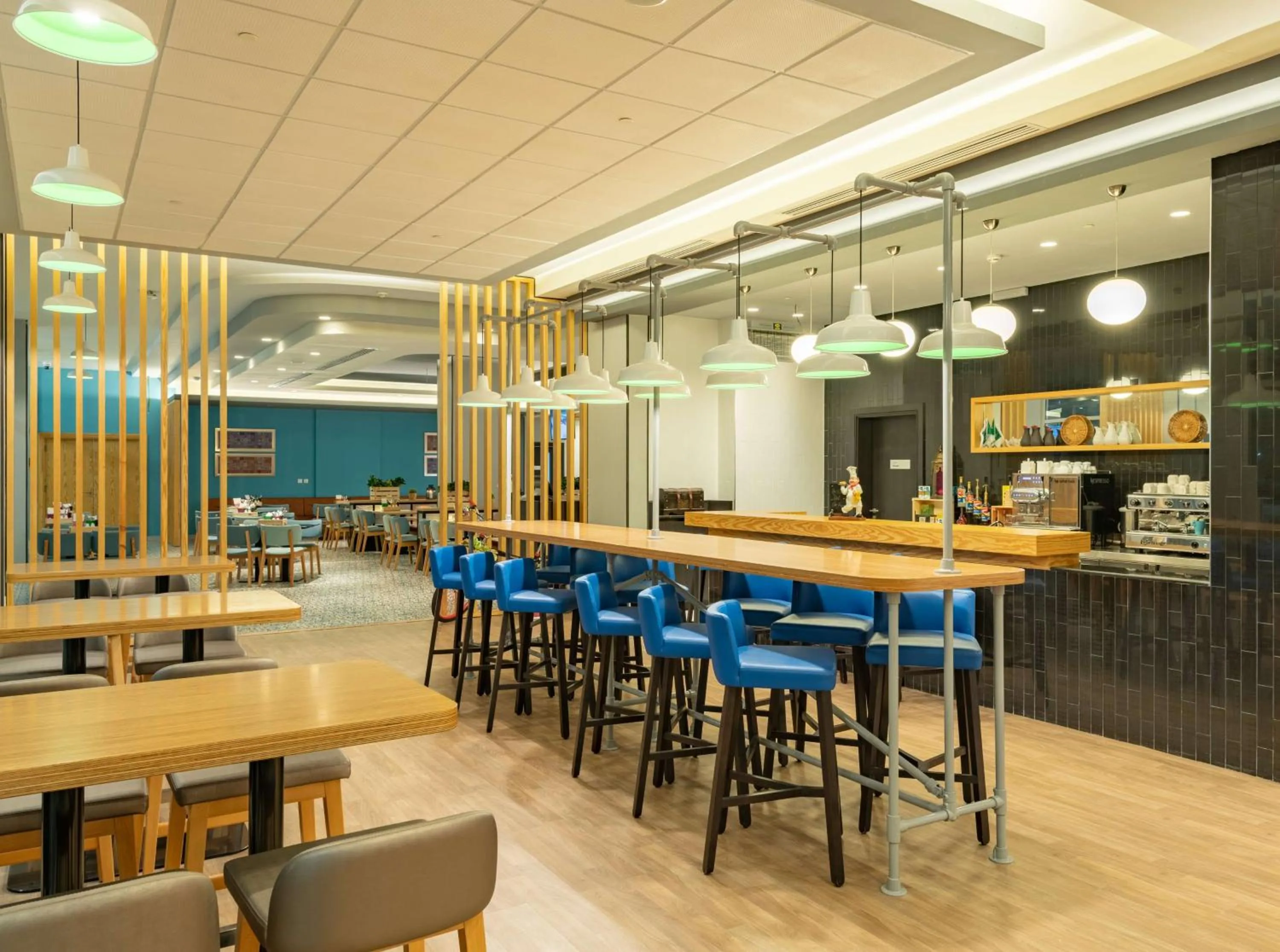 Restaurant/places to eat in Park Inn by Radisson Jubail Industrial City