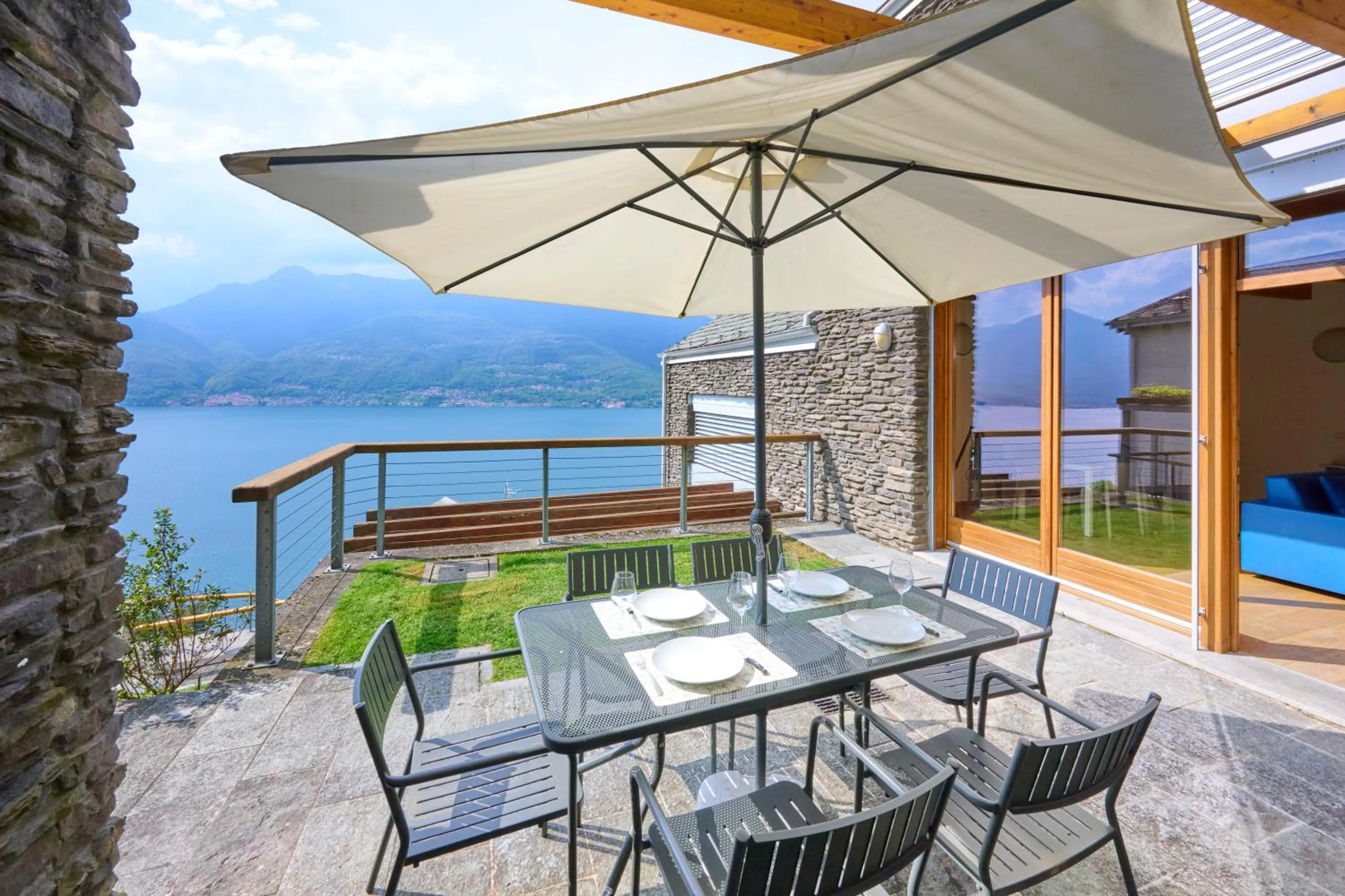 Patio in Paradiso del lago