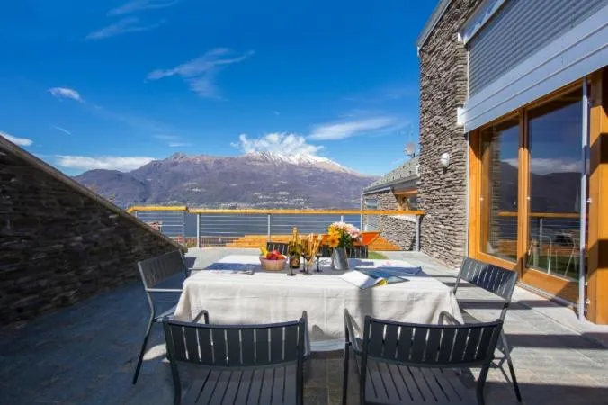 Patio in Paradiso del lago