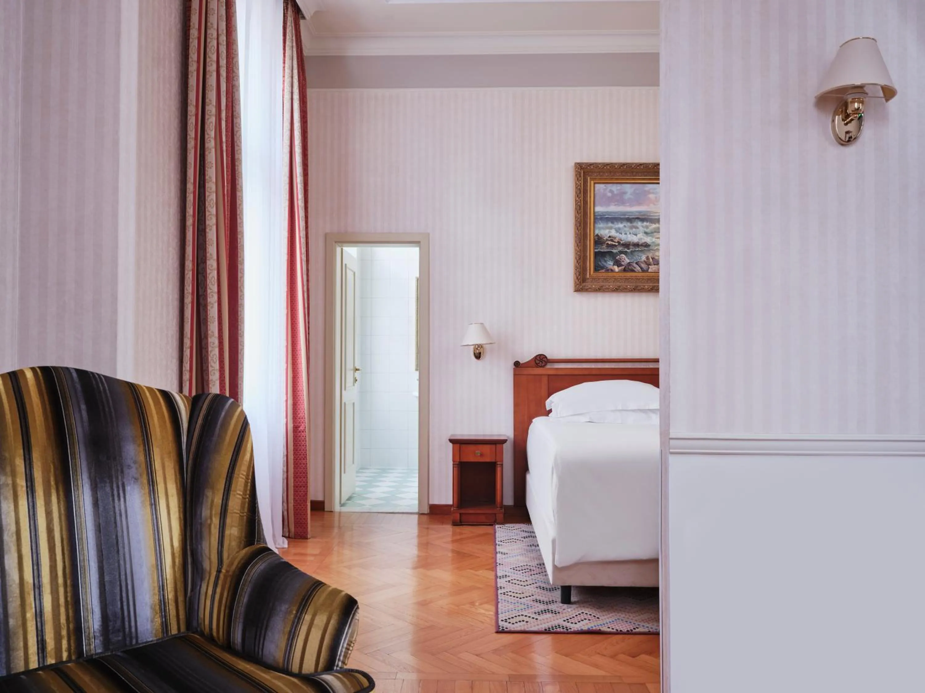 Bed in Hotel Continental