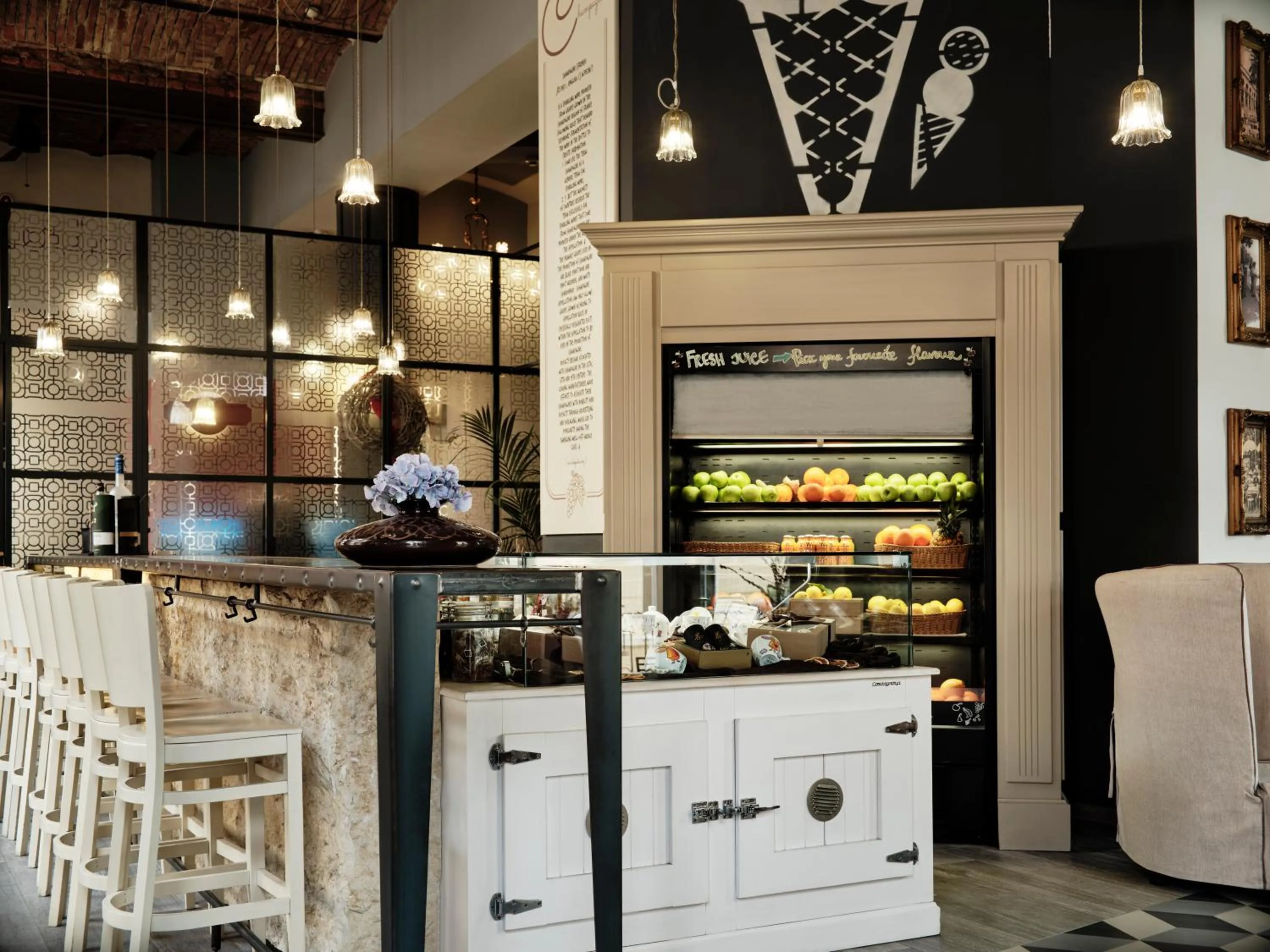 Food and drinks in Hotel Continental