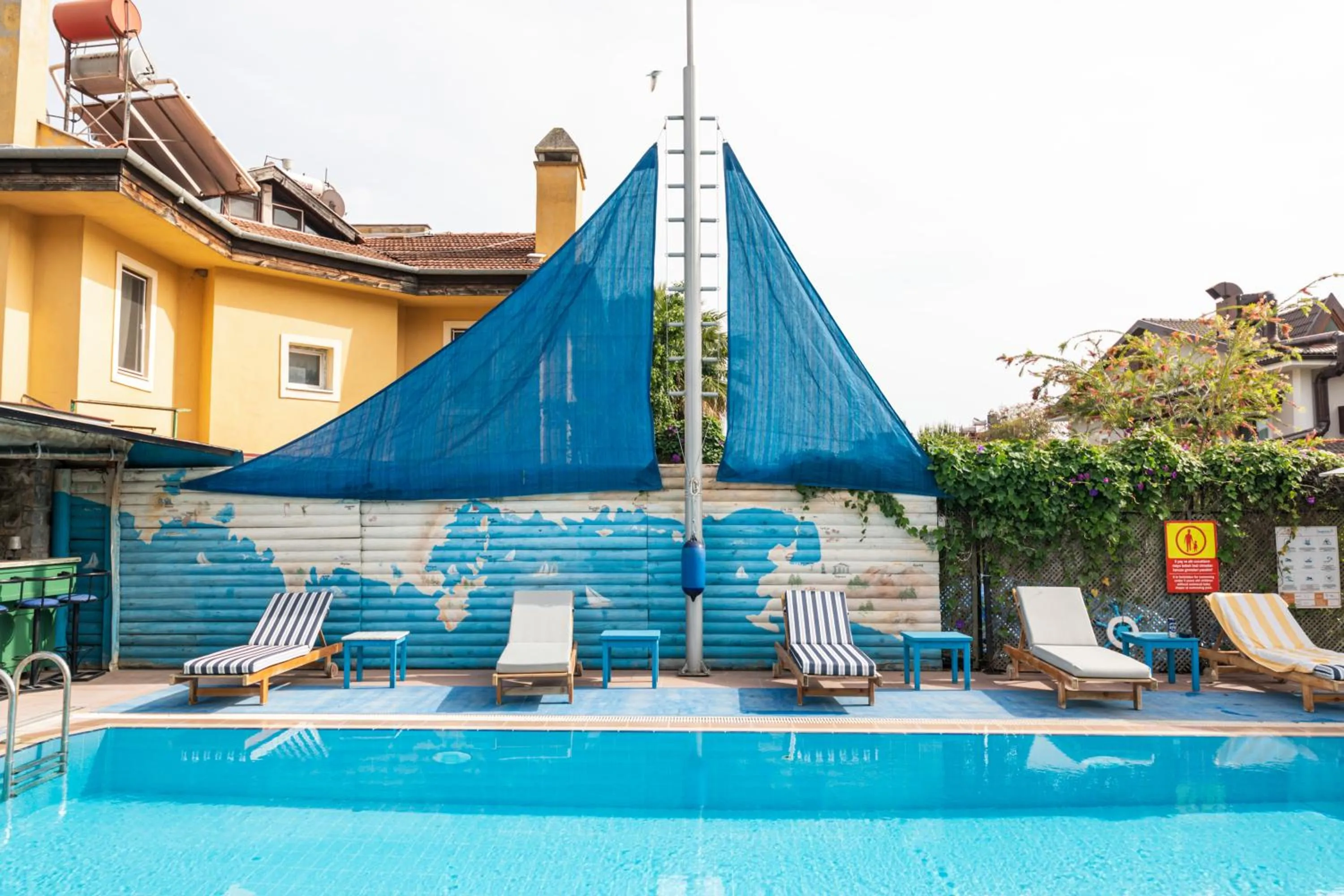 Pool view in Dedeminn Garden Hotel