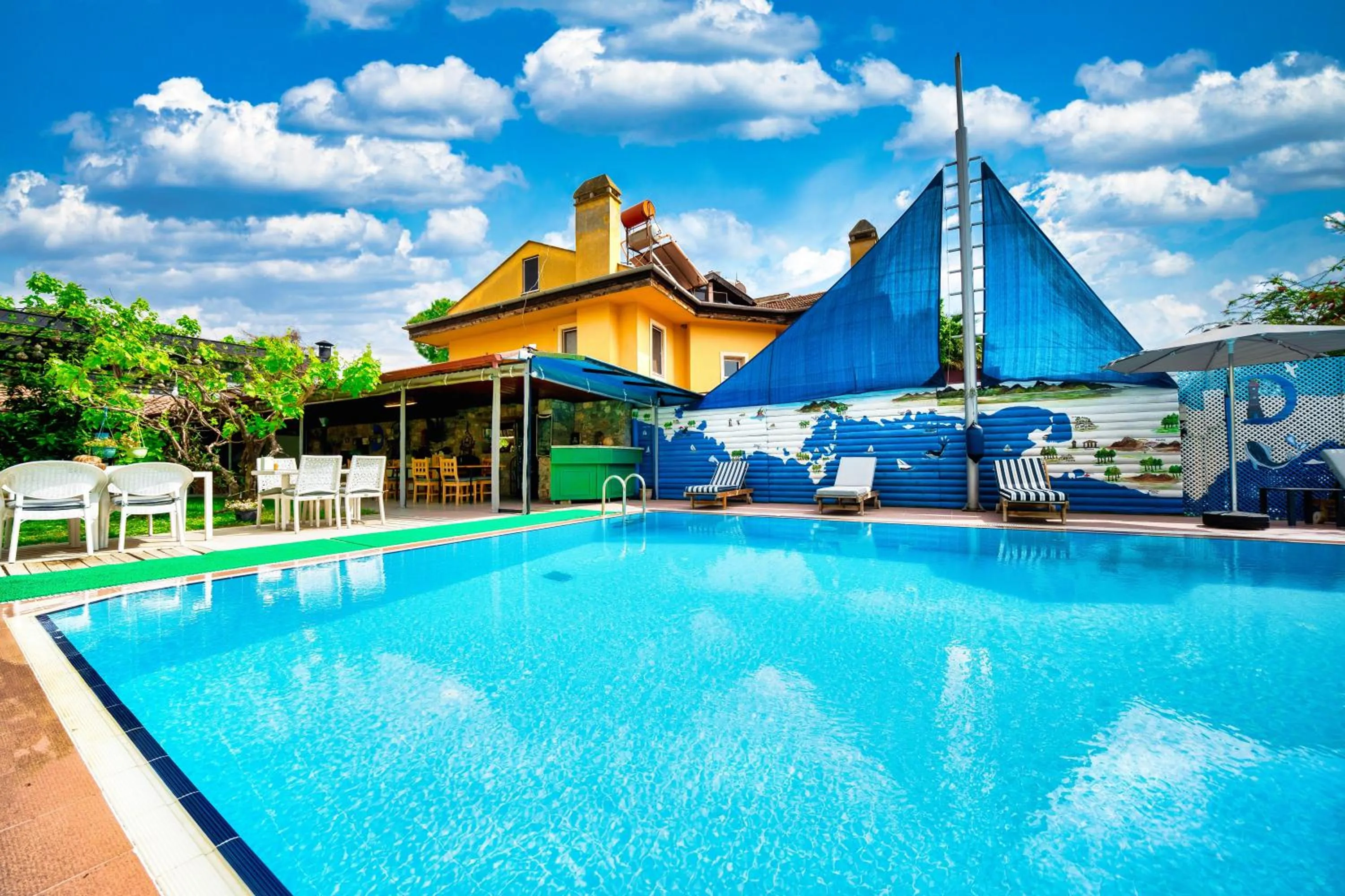 Day in Dedeminn Garden Hotel