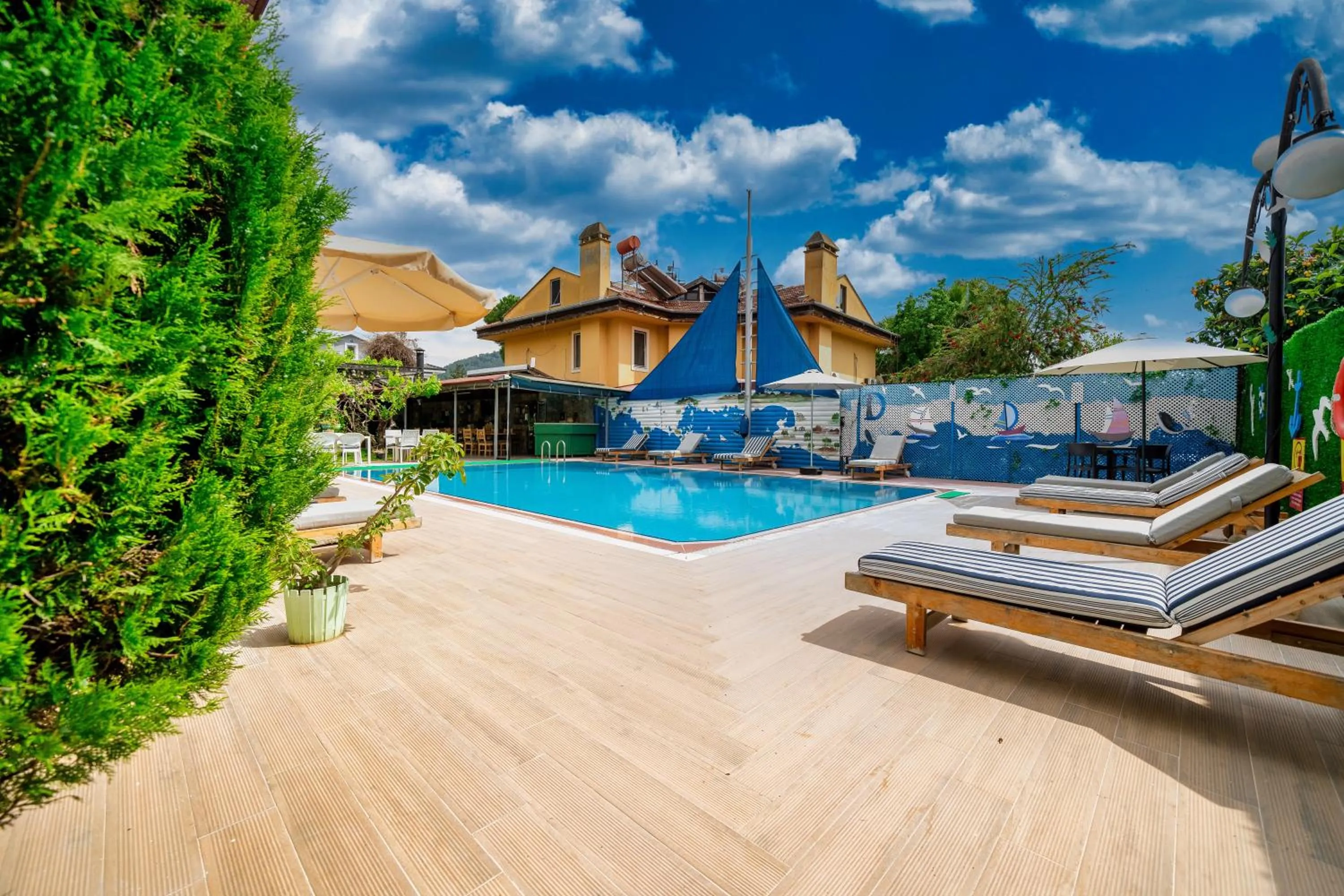 Day in Dedeminn Garden Hotel